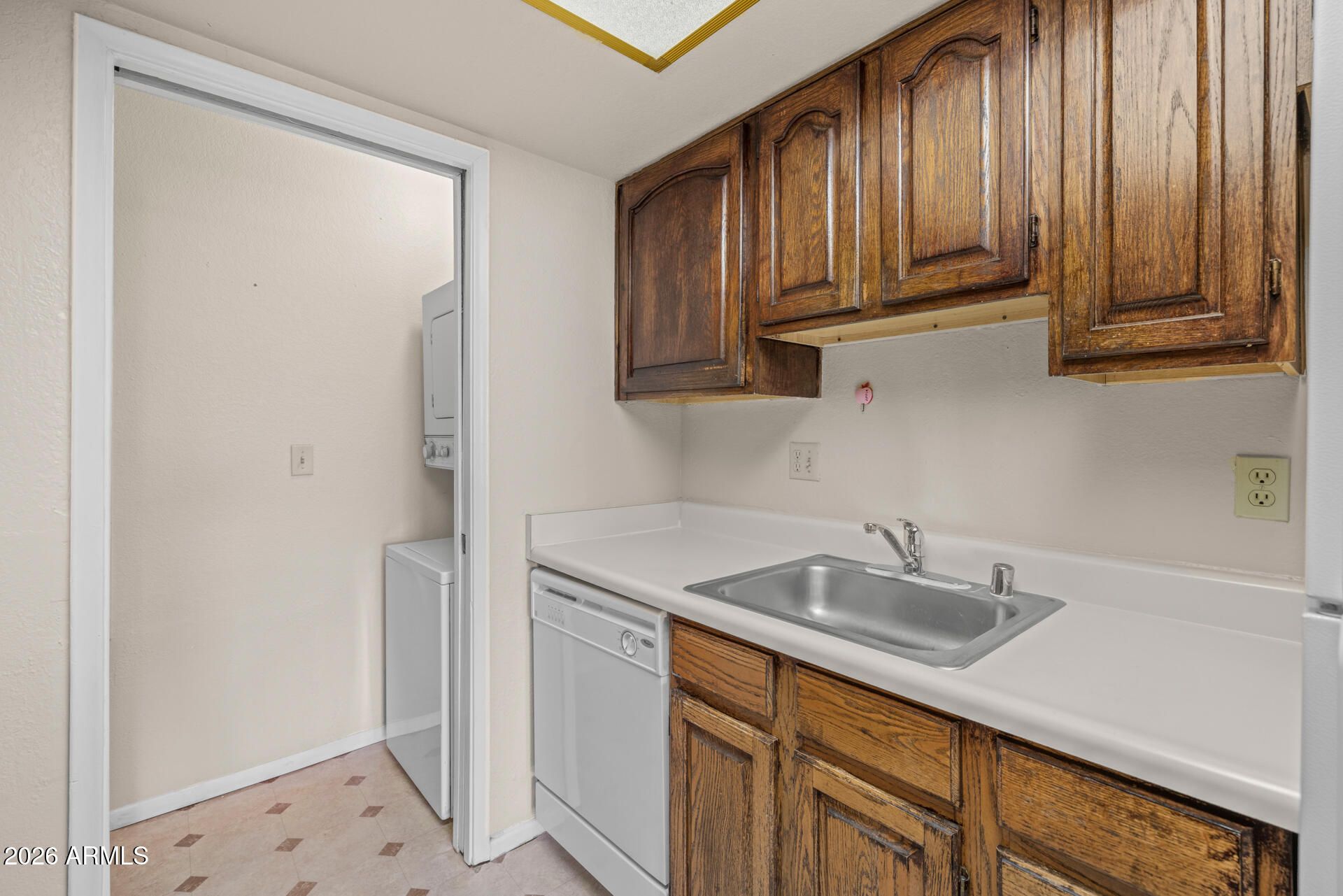 1402 E GUADALUPE Road 215