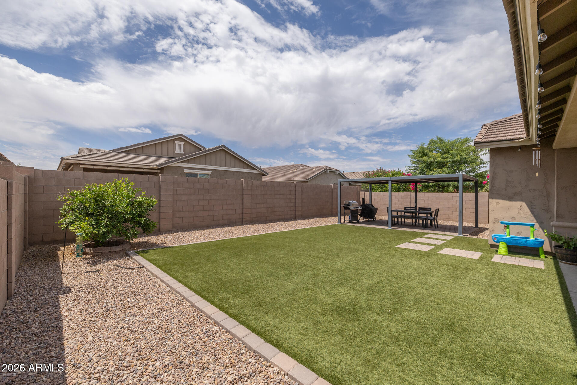20747 E MOCKINGBIRD Drive