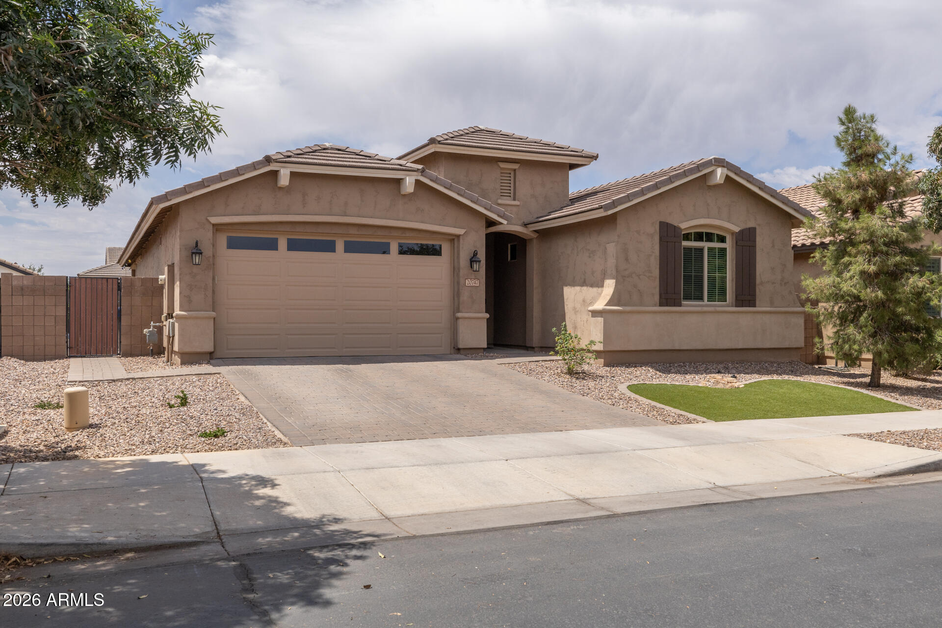 20747 E MOCKINGBIRD Drive
