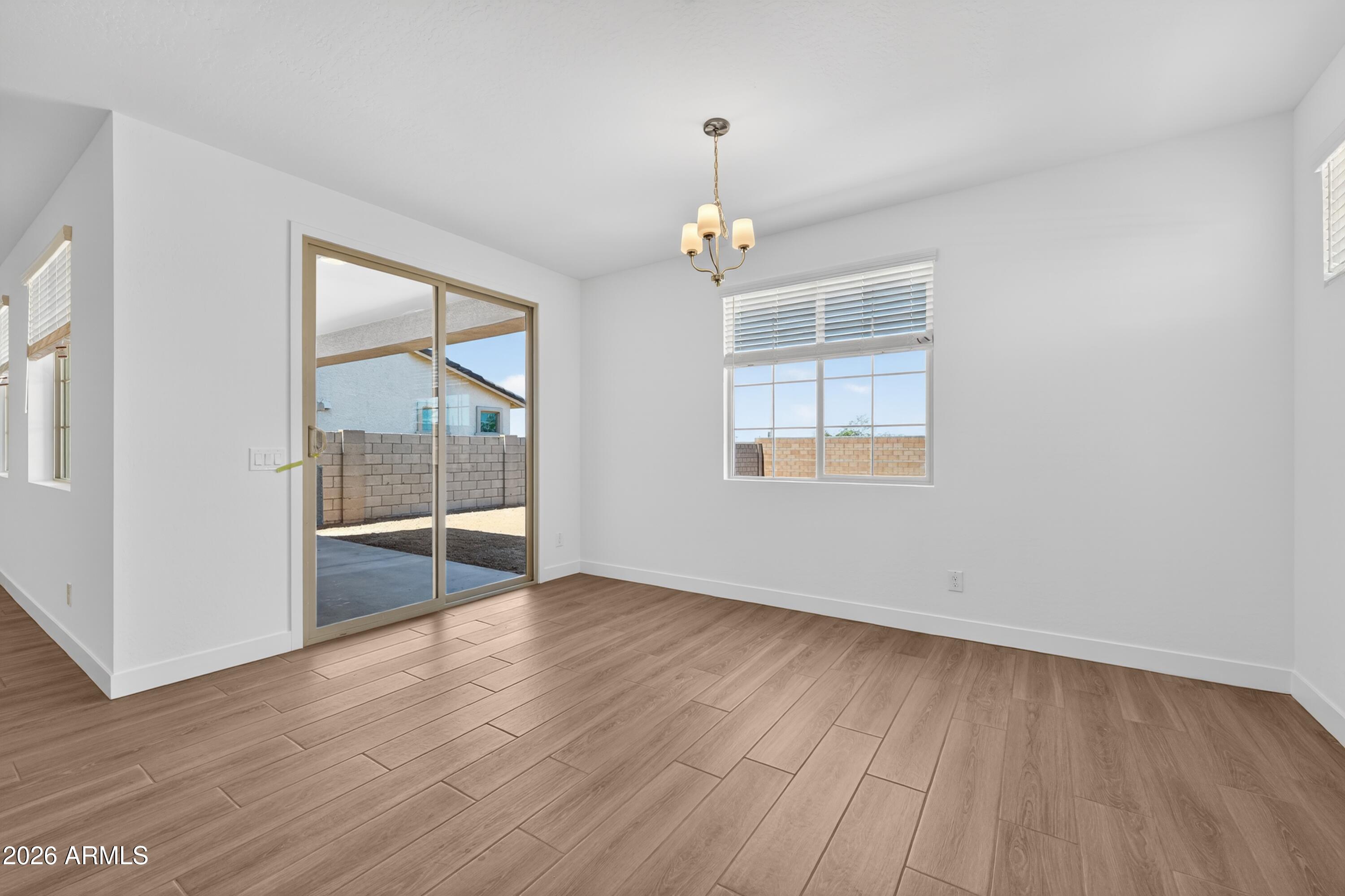 5810 S HASSETT