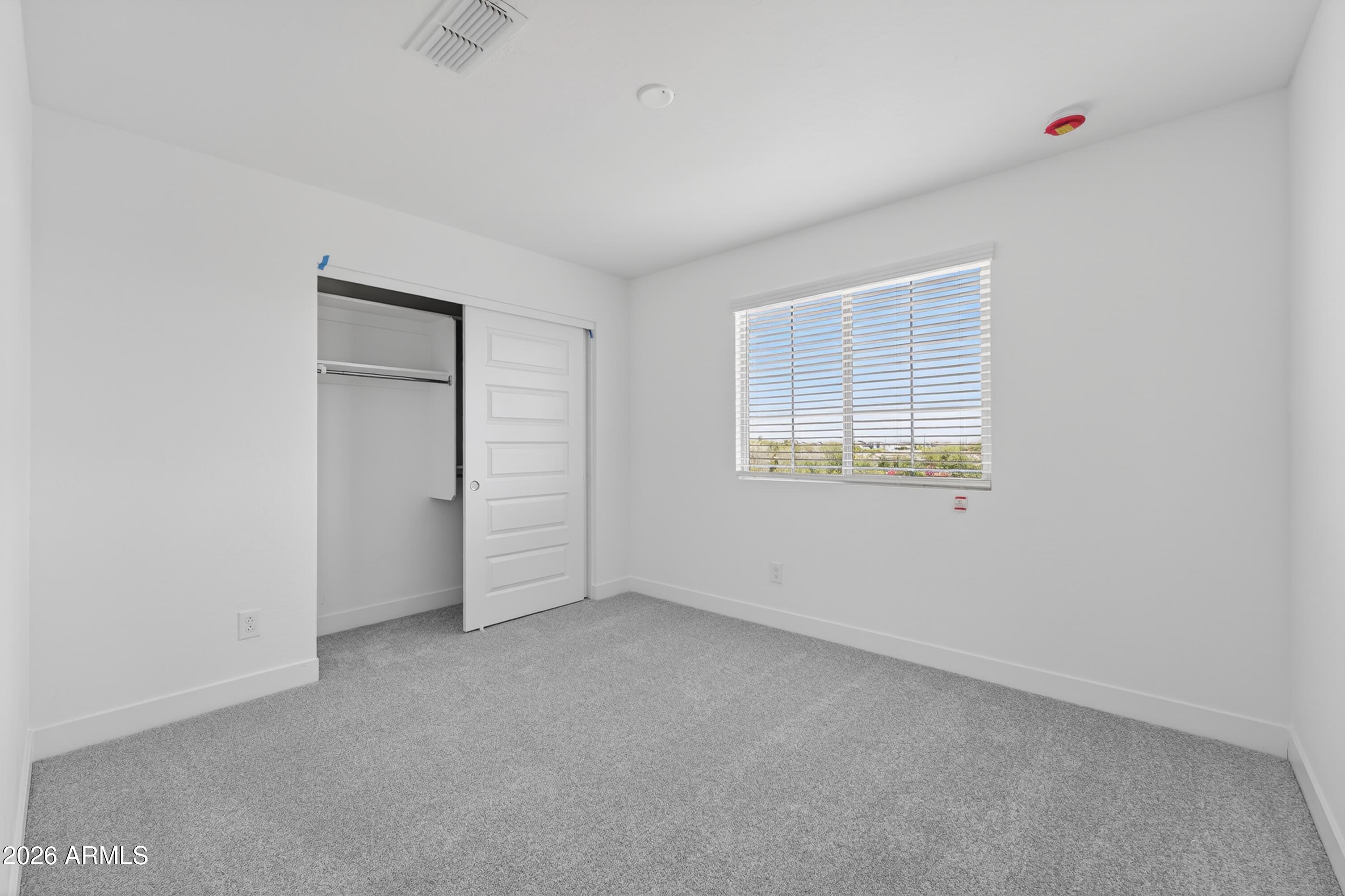 5810 S HASSETT