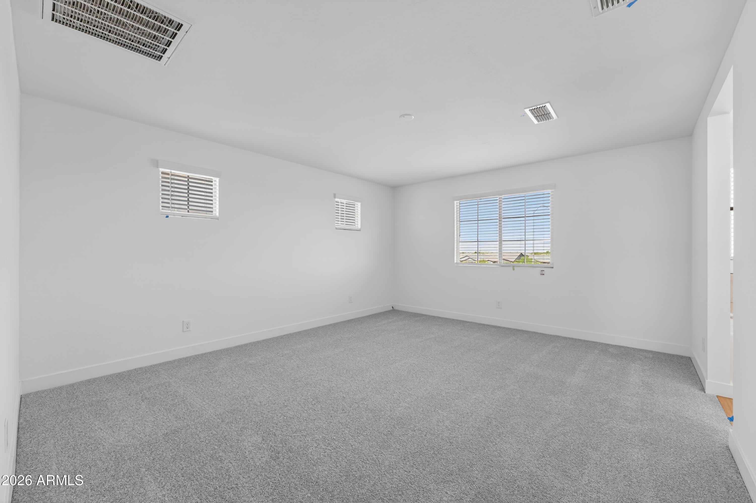 5810 S HASSETT