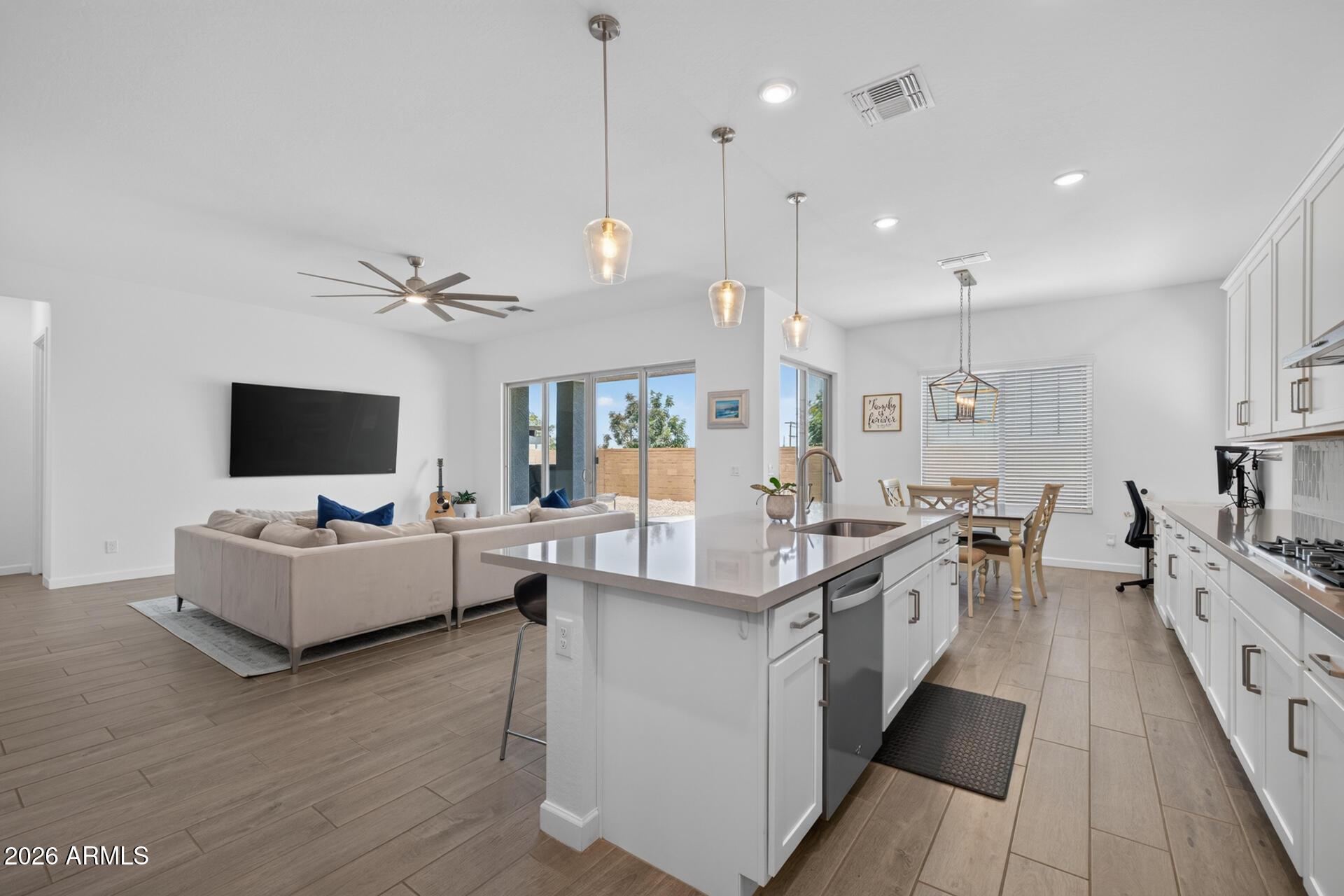 22612 E LORDS Way