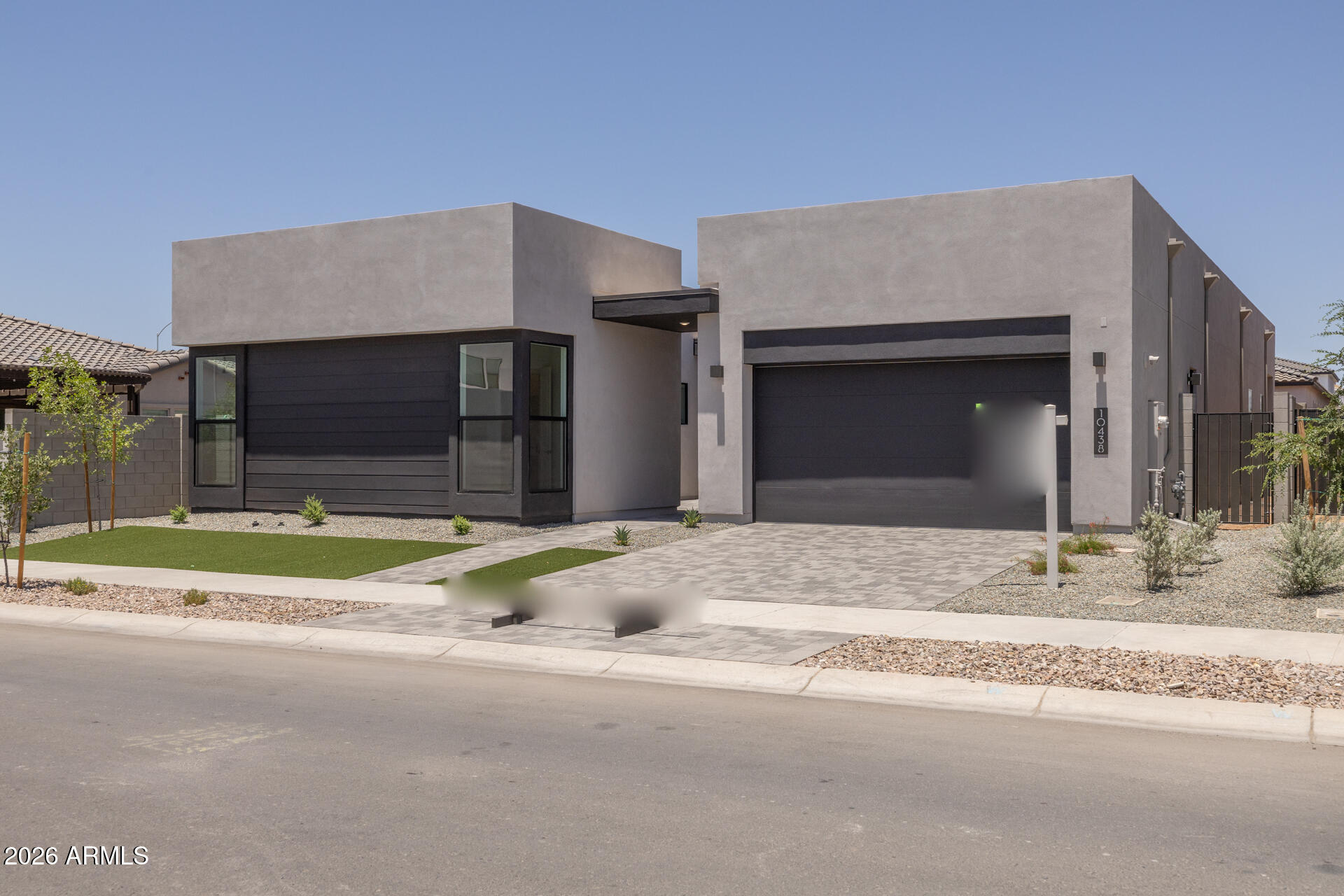 10438 E ULYSSES Avenue