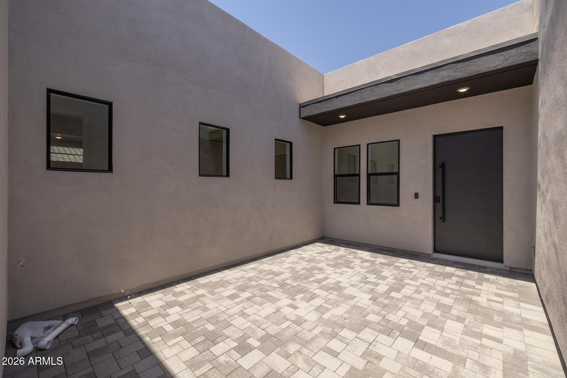 10438 E ULYSSES Avenue