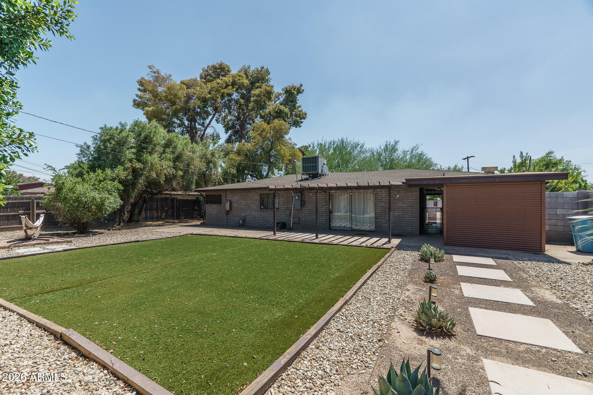 308 W TOWNLEY Avenue