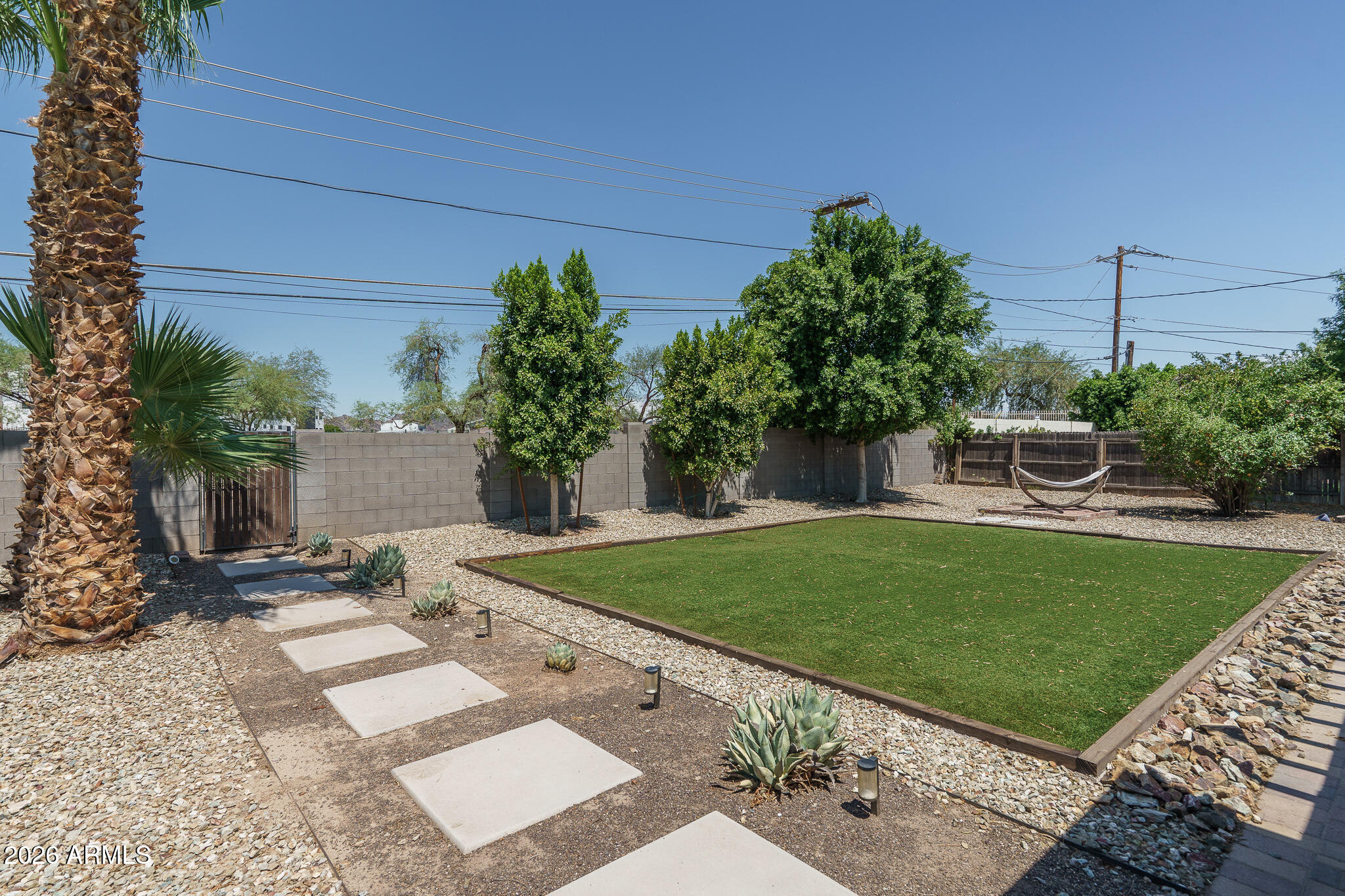 308 W TOWNLEY Avenue
