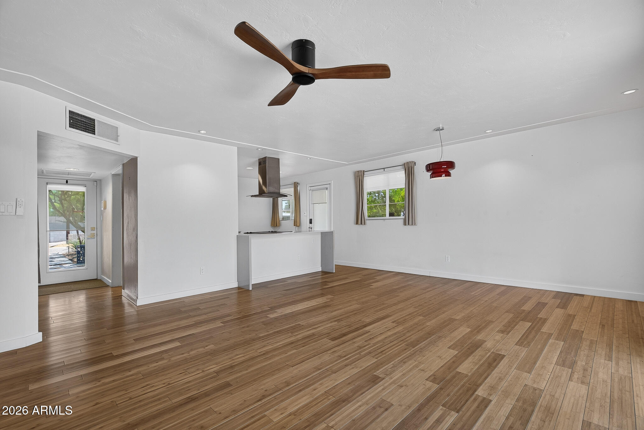 308 W TOWNLEY Avenue