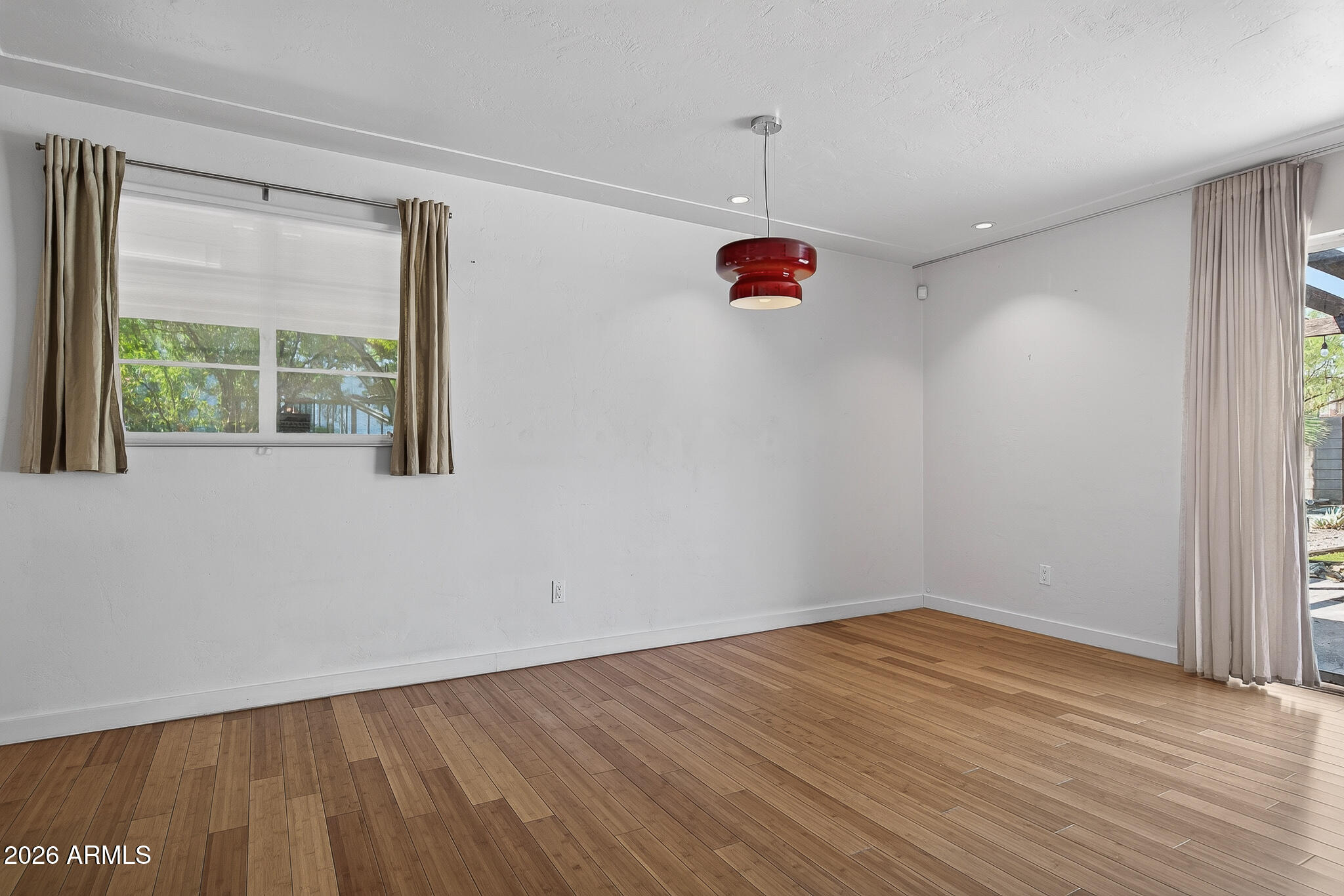308 W TOWNLEY Avenue