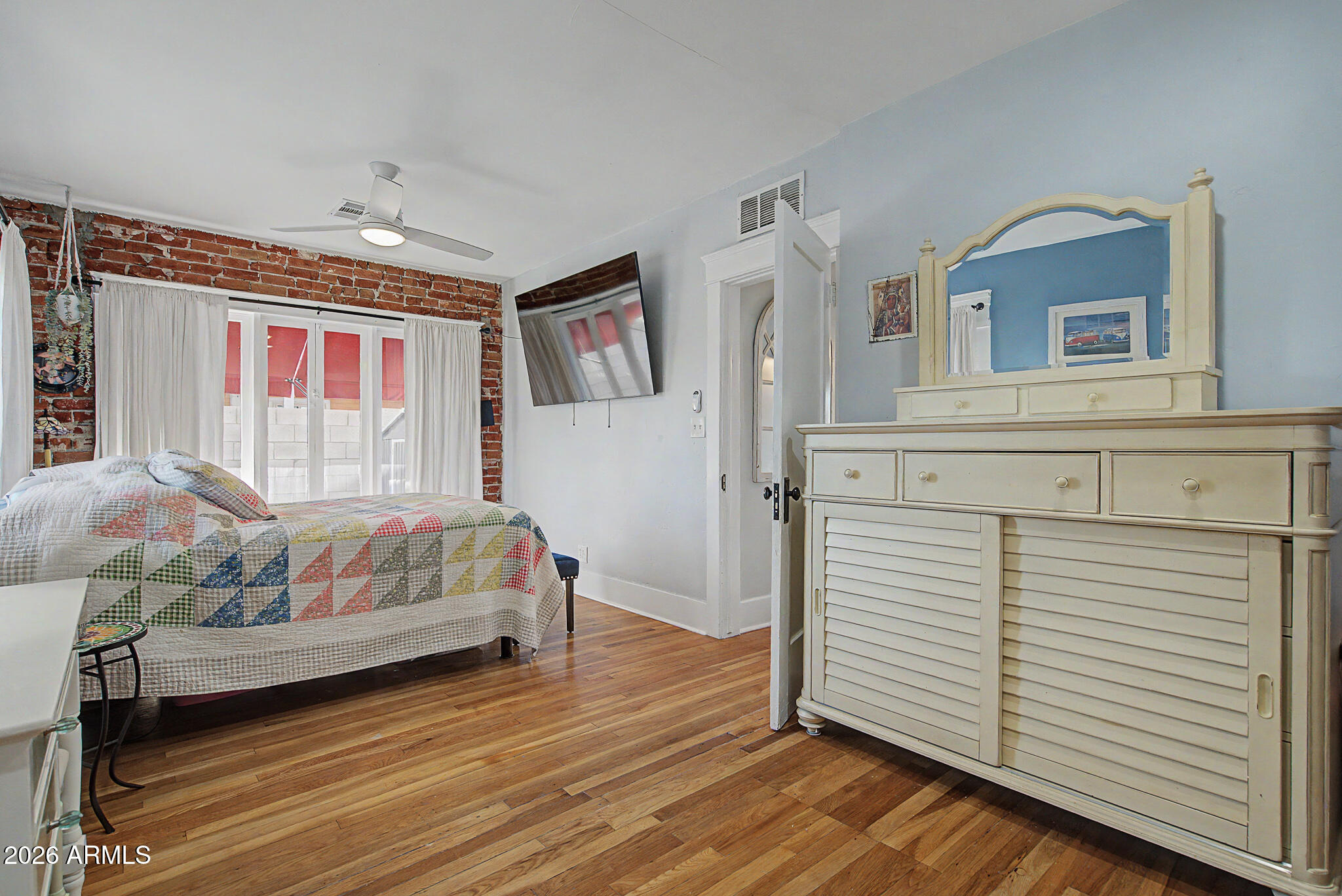 115 W GRANADA Road