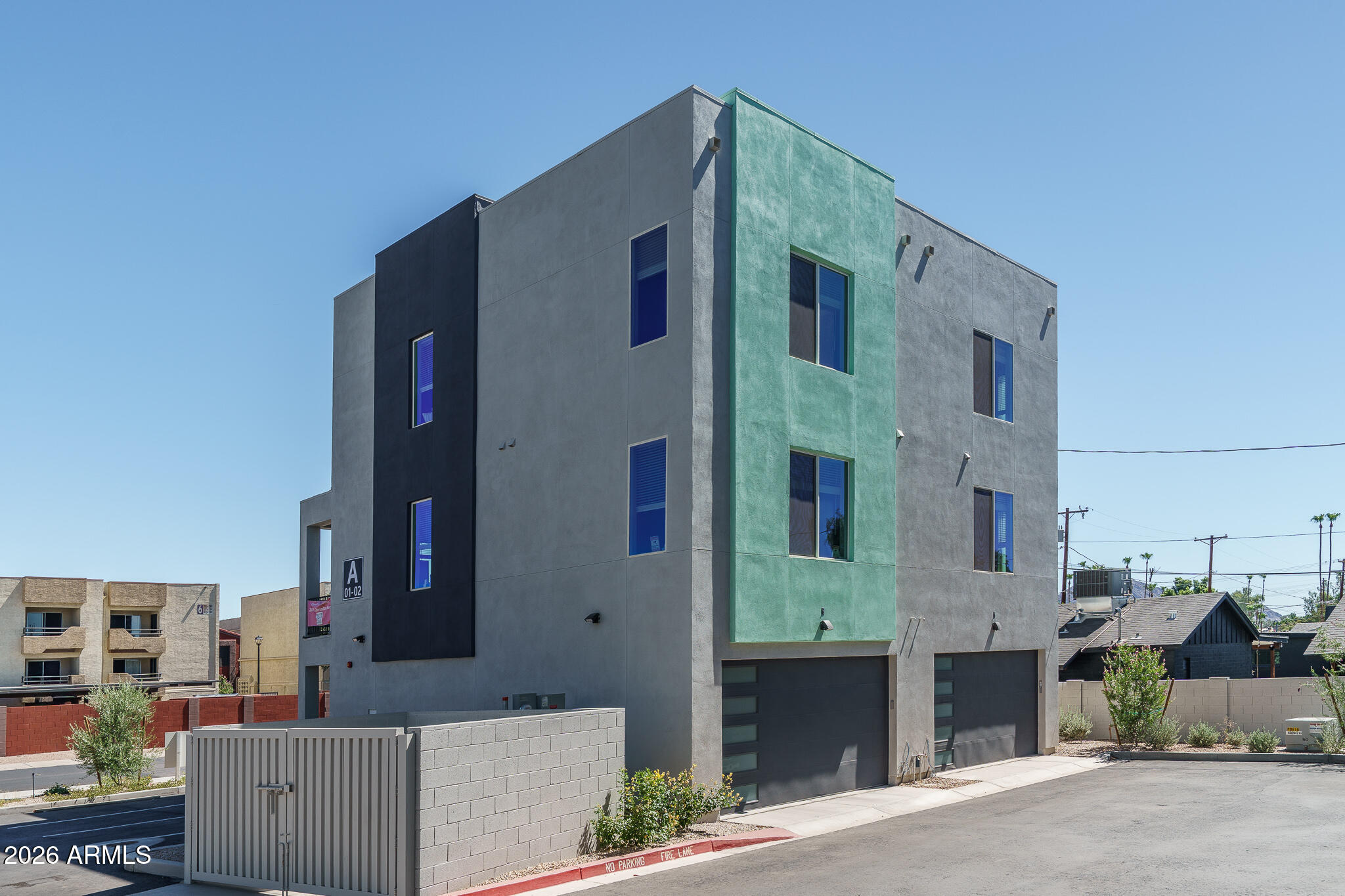 2601 E CLARENDON Avenue 4