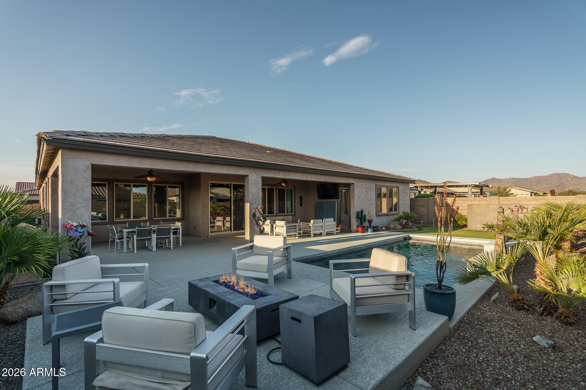 18011 W REDWOOD Lane