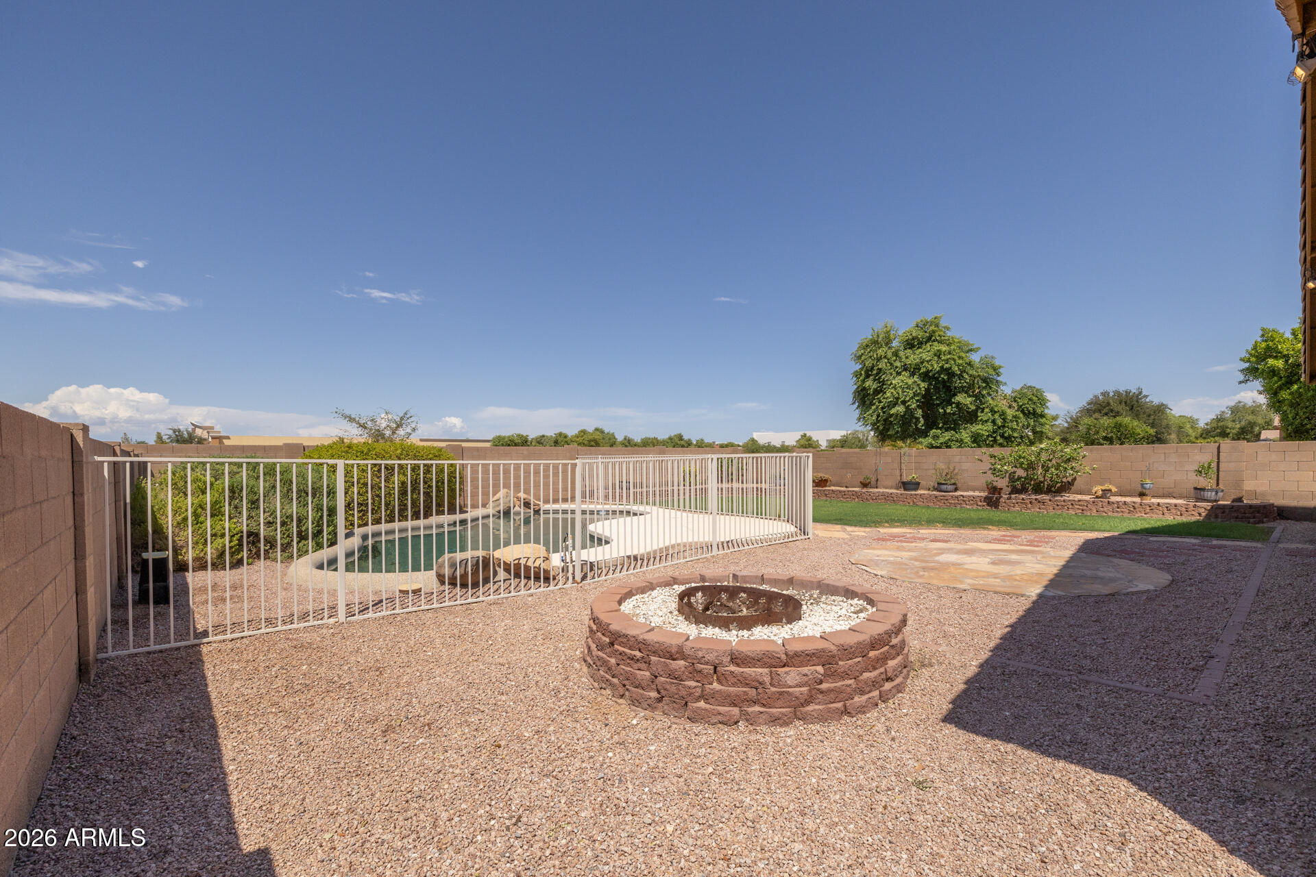 3096 E KINGBIRD Place