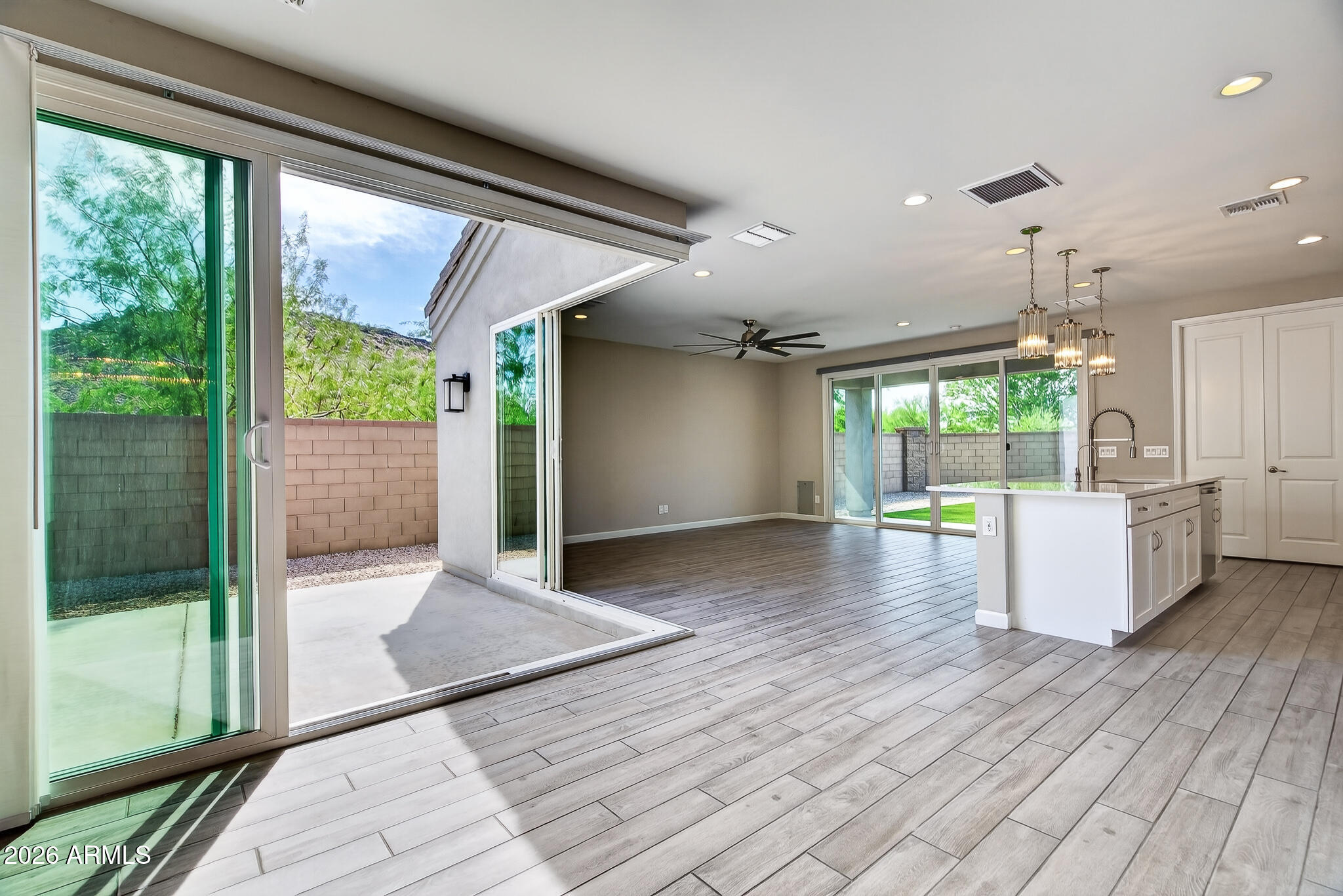 2004 E PARK VIEW Lane