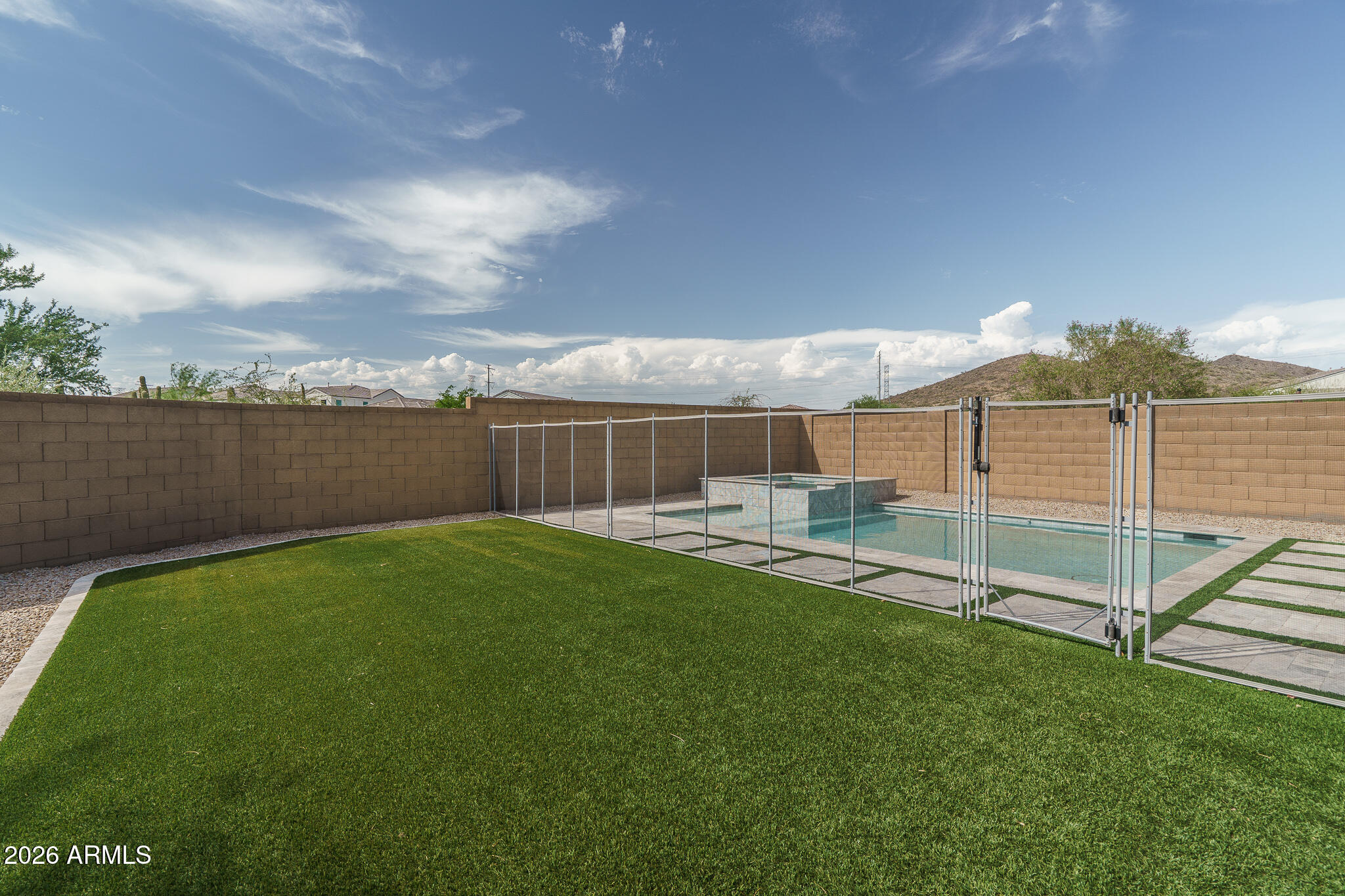 2004 E PARK VIEW Lane