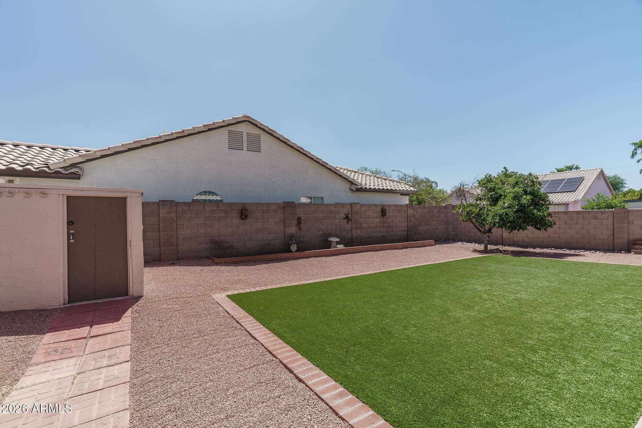 3319 E ROSEMONTE Drive