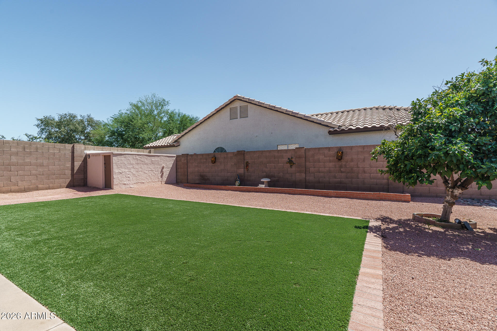 3319 E ROSEMONTE Drive