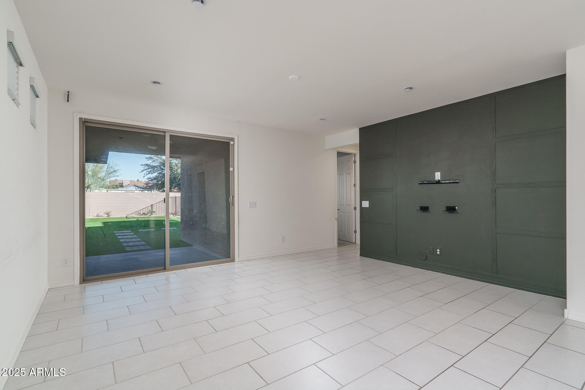 15011 N 55TH Drive