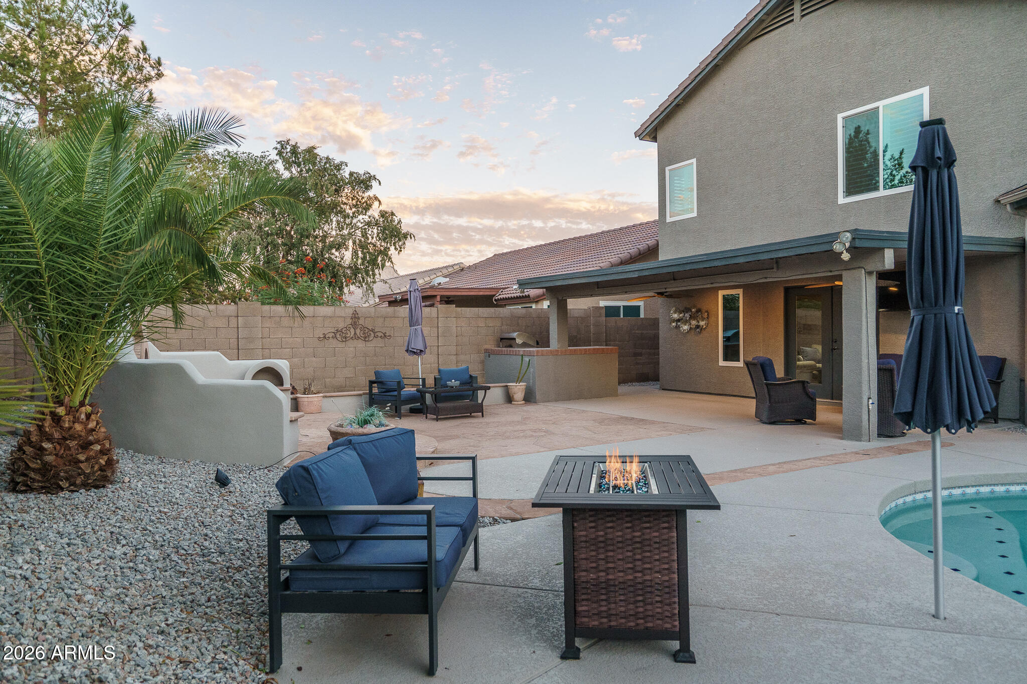 9164 W PARADISE Lane
