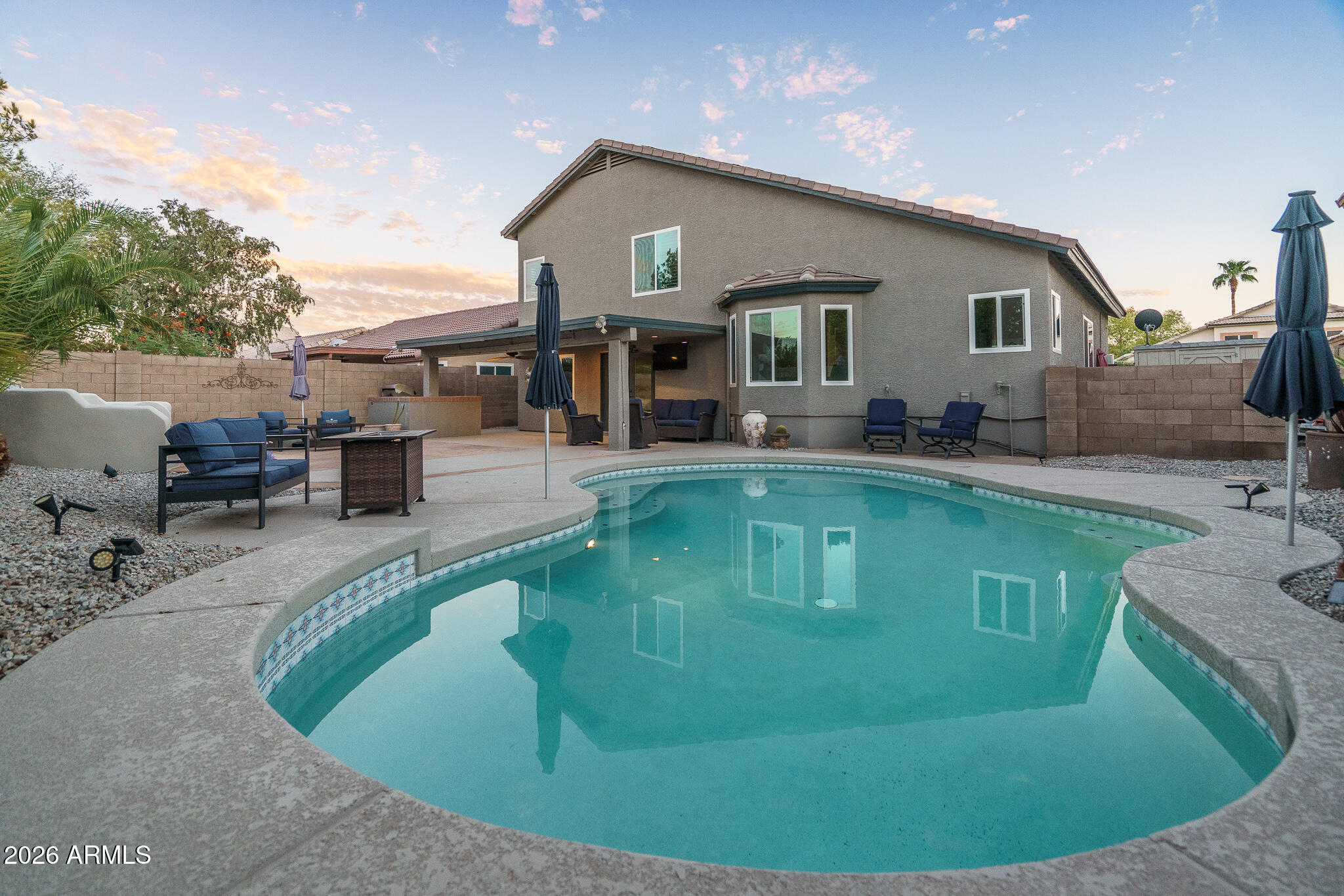 9164 W PARADISE Lane