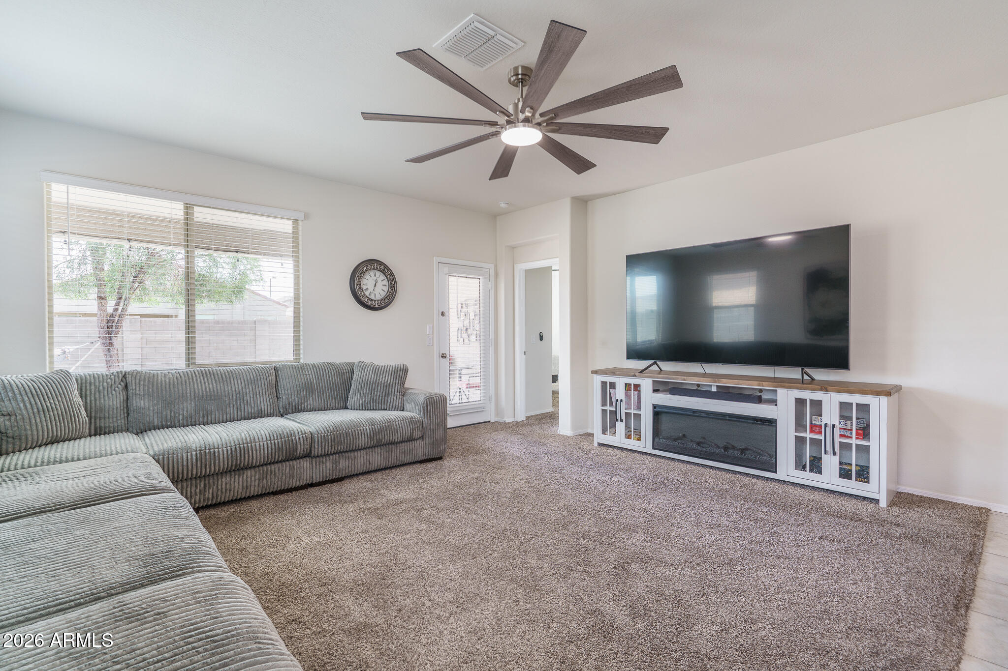 31005 W INDIANOLA Avenue