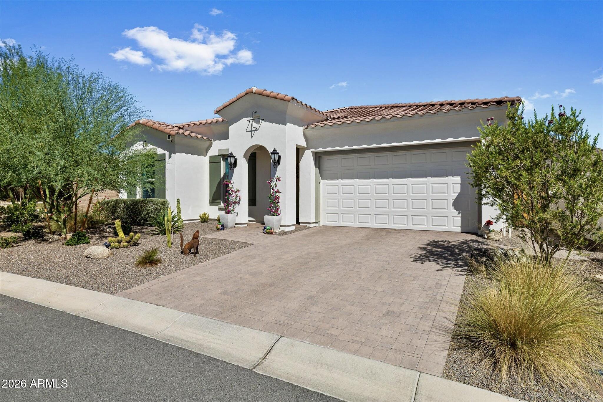 21456 W MINNEZONA Avenue