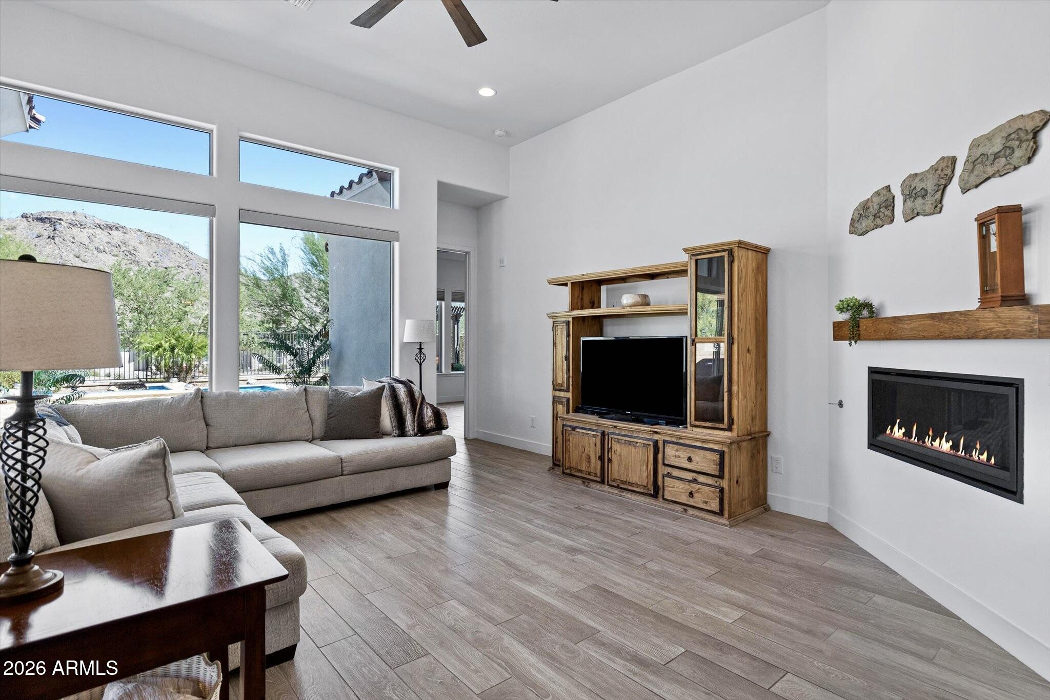 21456 W MINNEZONA Avenue
