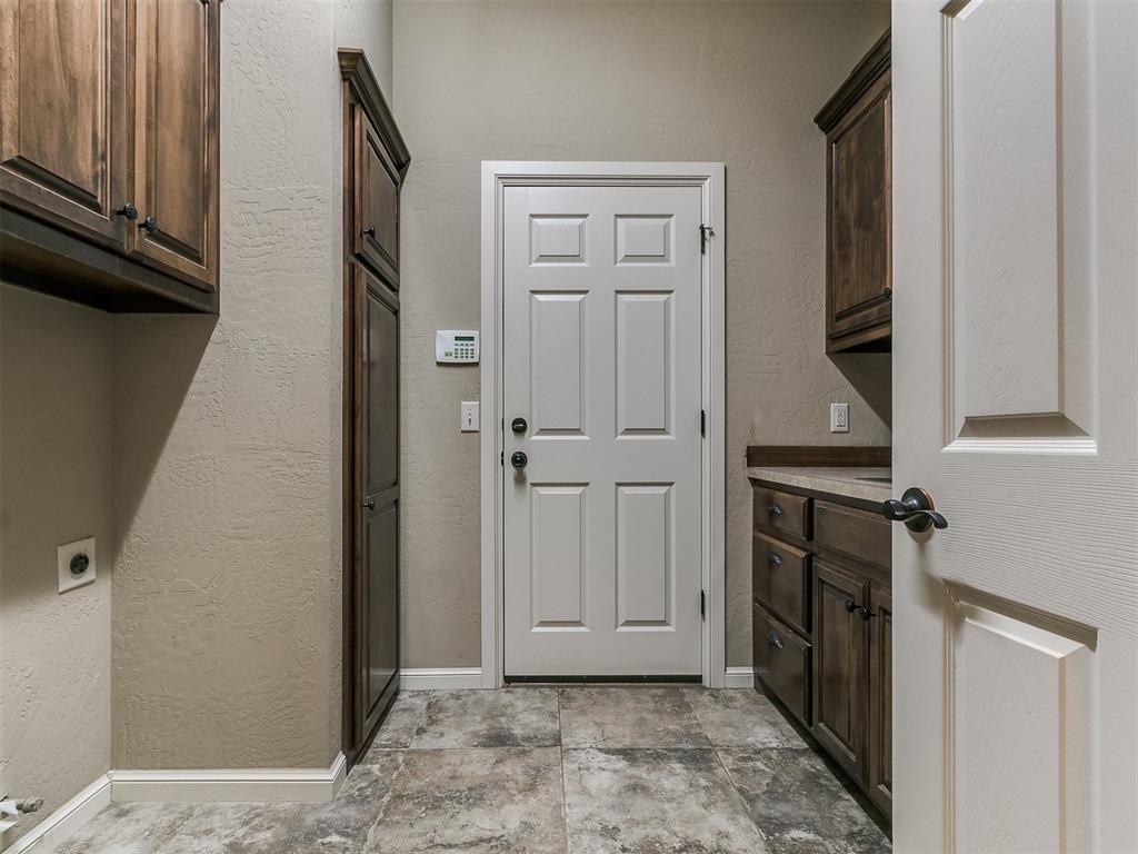 8609 NW 111th Street