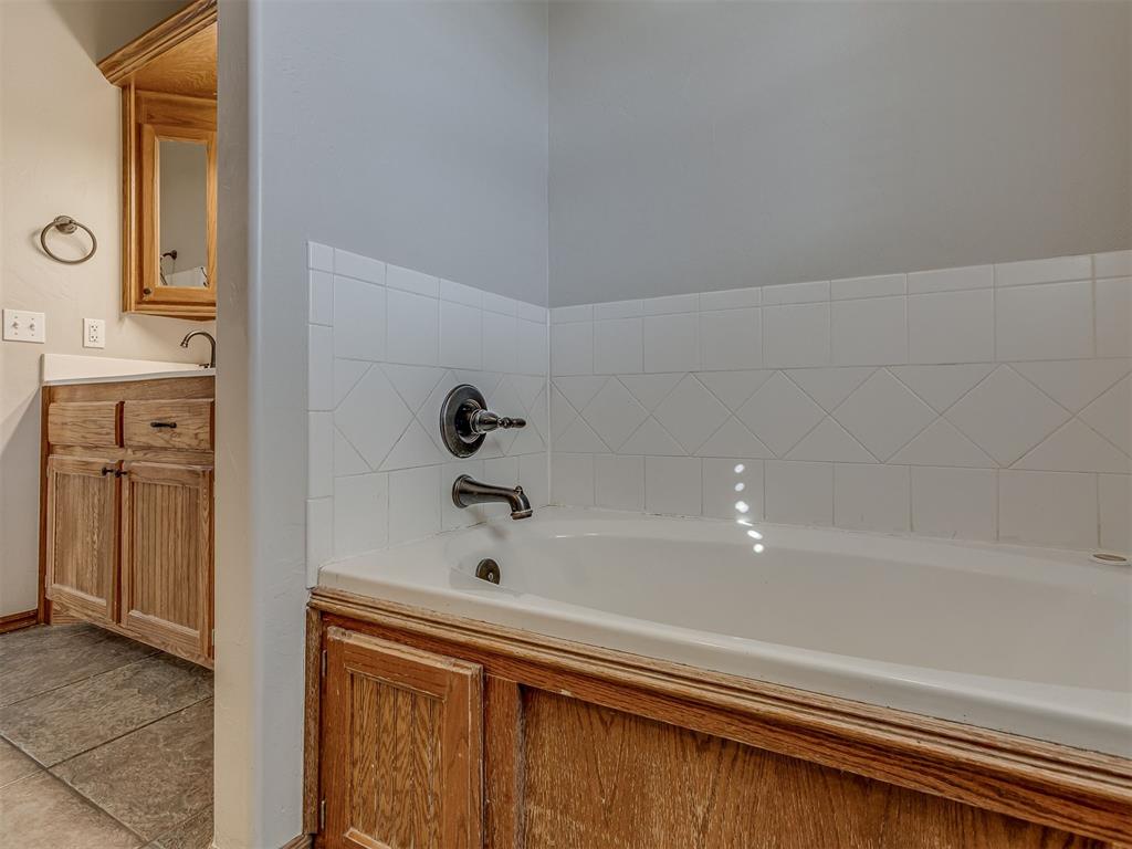 3800 Kensington Drive