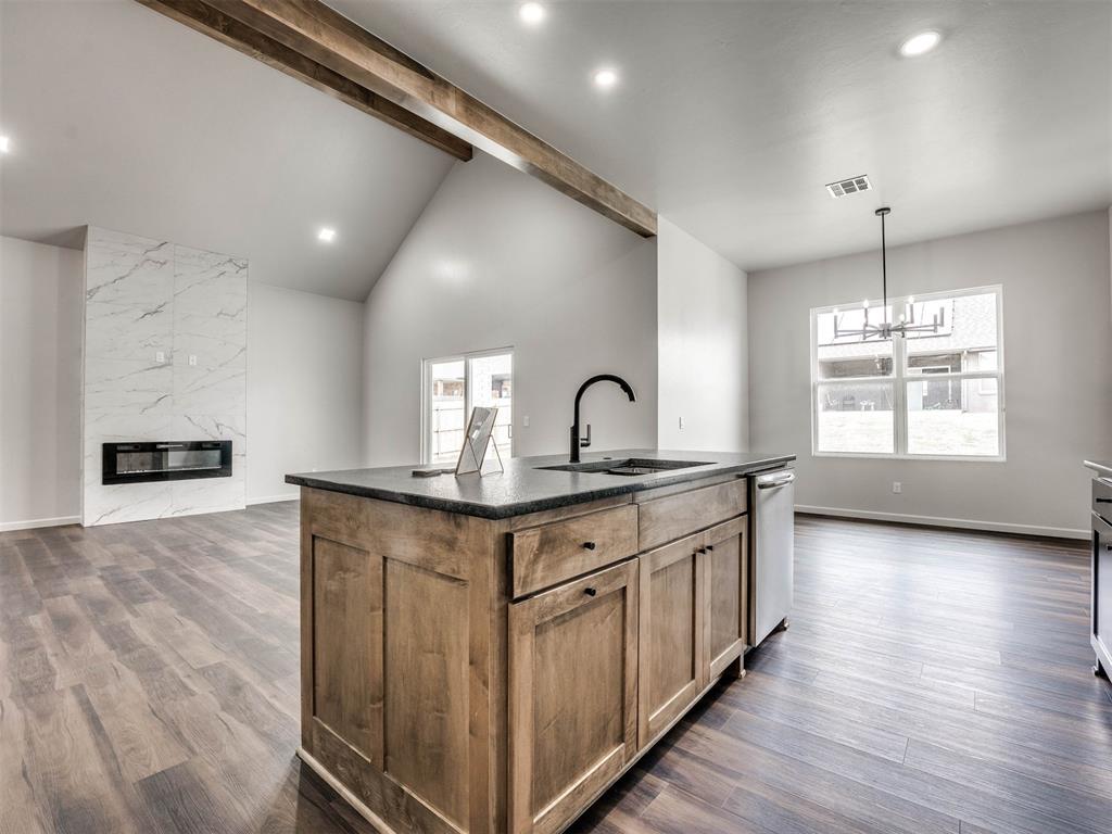 14301 Village Trail