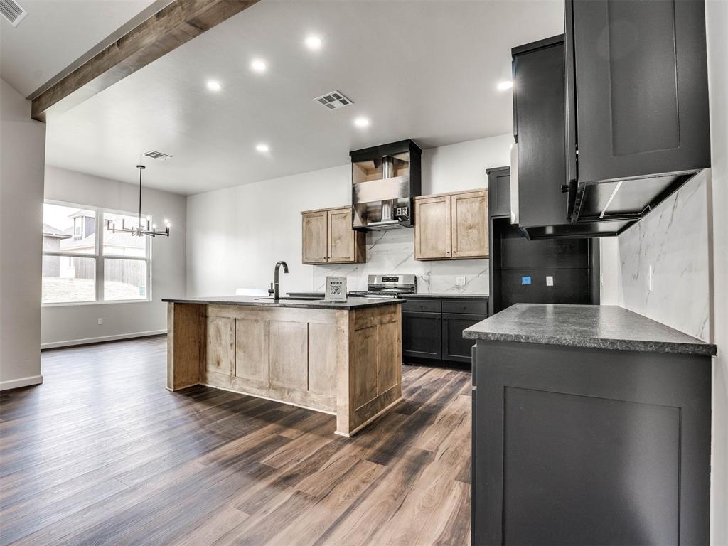 14301 Village Trail