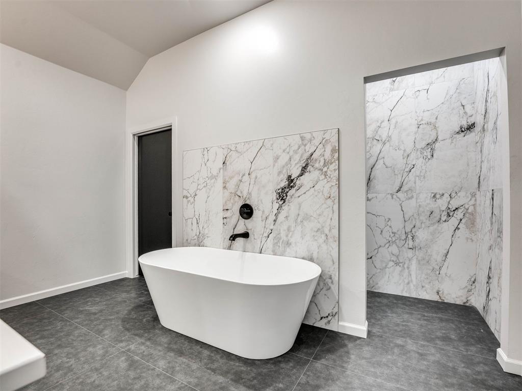 14301 Village Trail