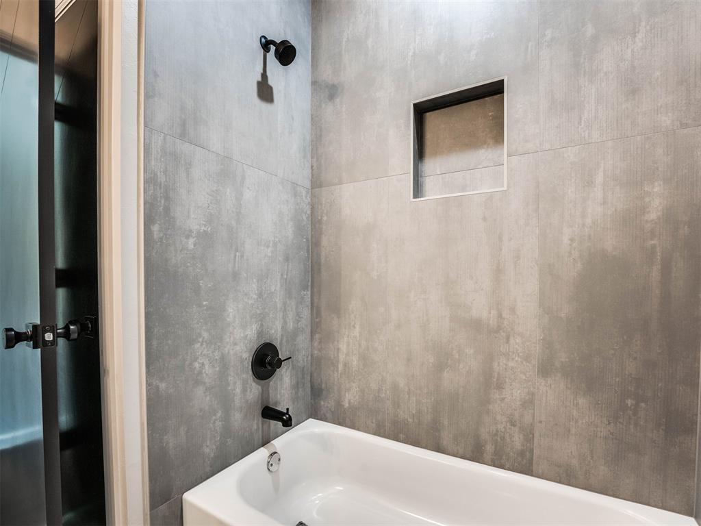 14301 Village Trail