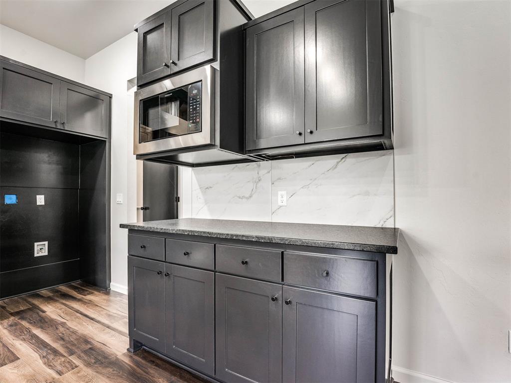 14301 Village Trail