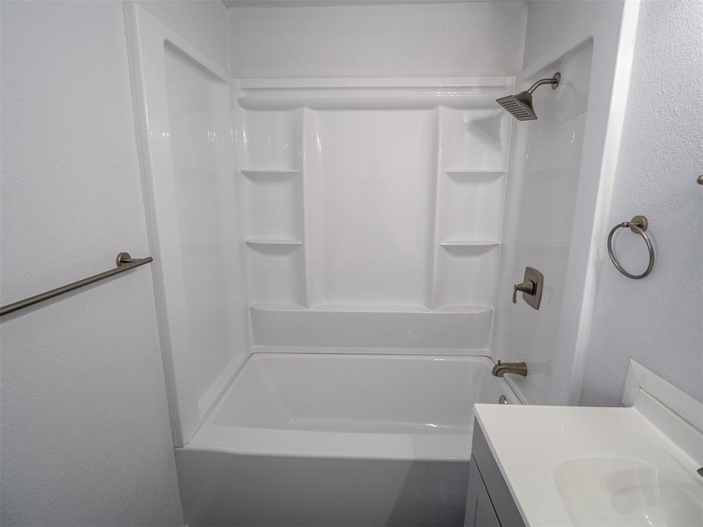 420 W Johnson Street