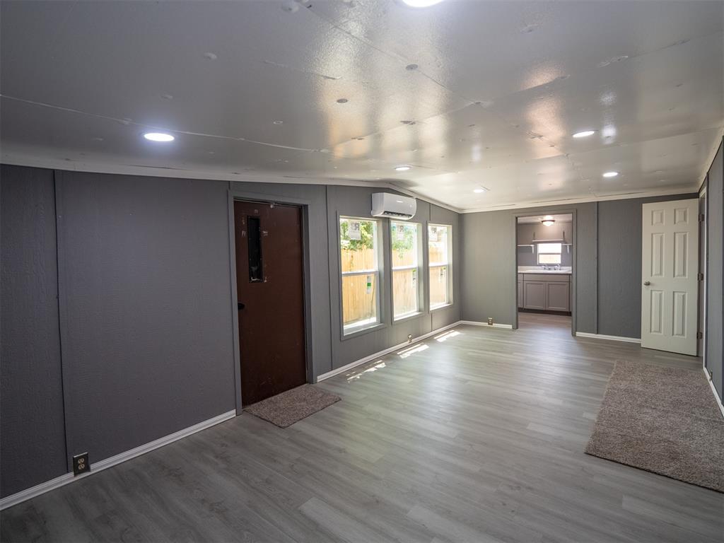 420 W Johnson Street