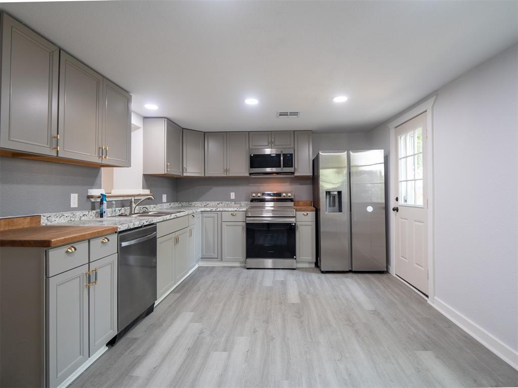 420 W Johnson Street