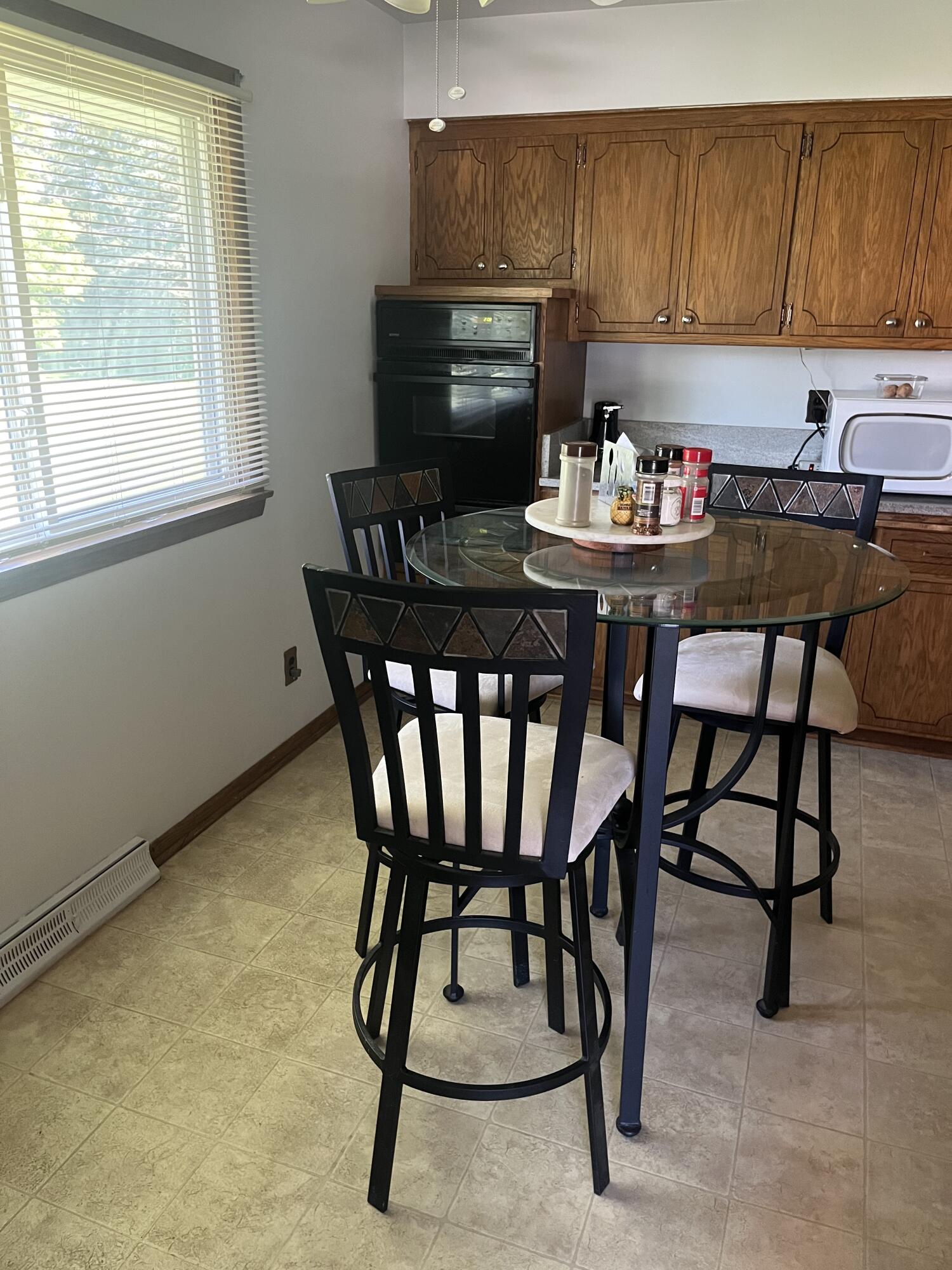 W159N5636 Cindy Ct, Menomonee Falls