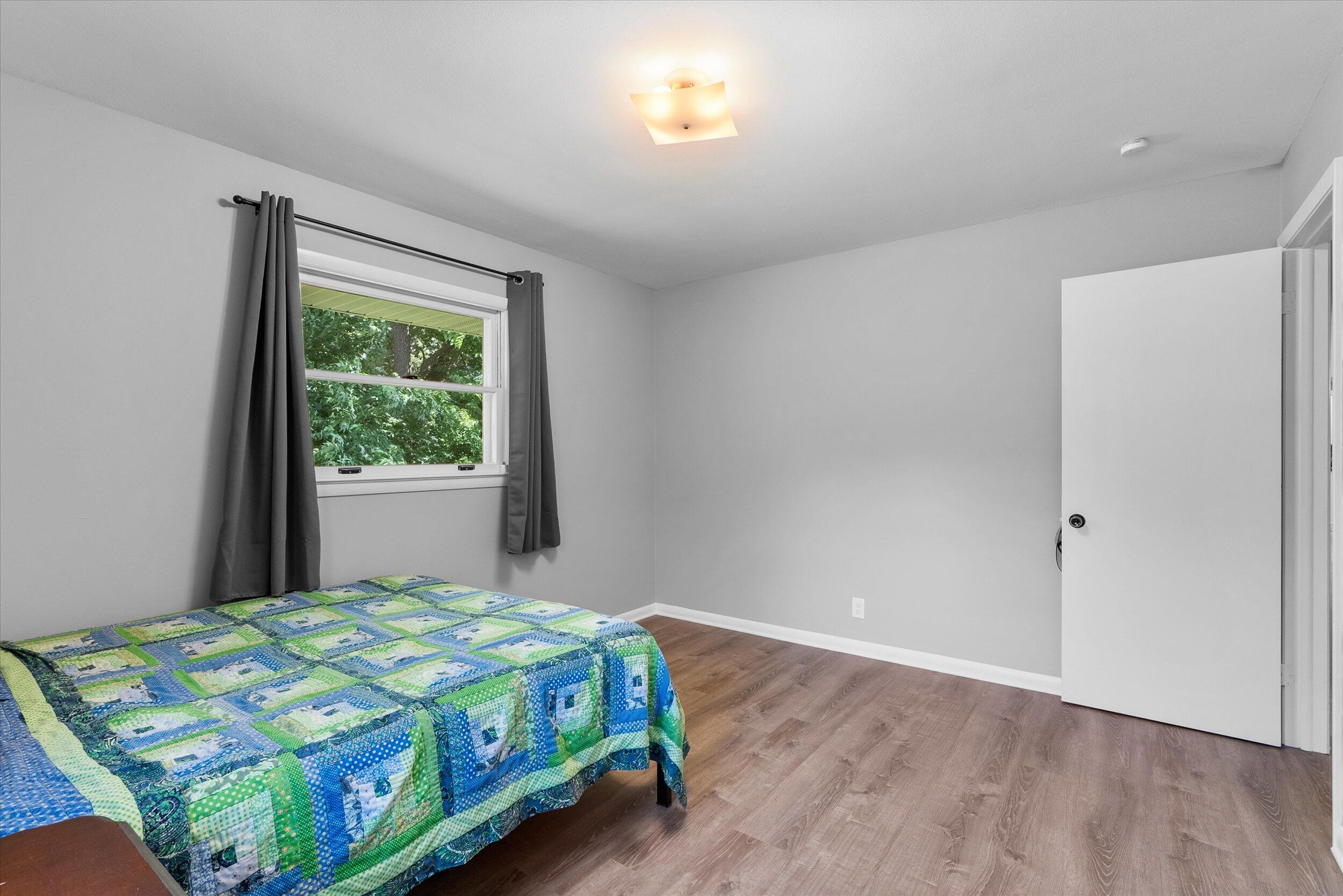 5600 S Denis Ct, Hales Corners