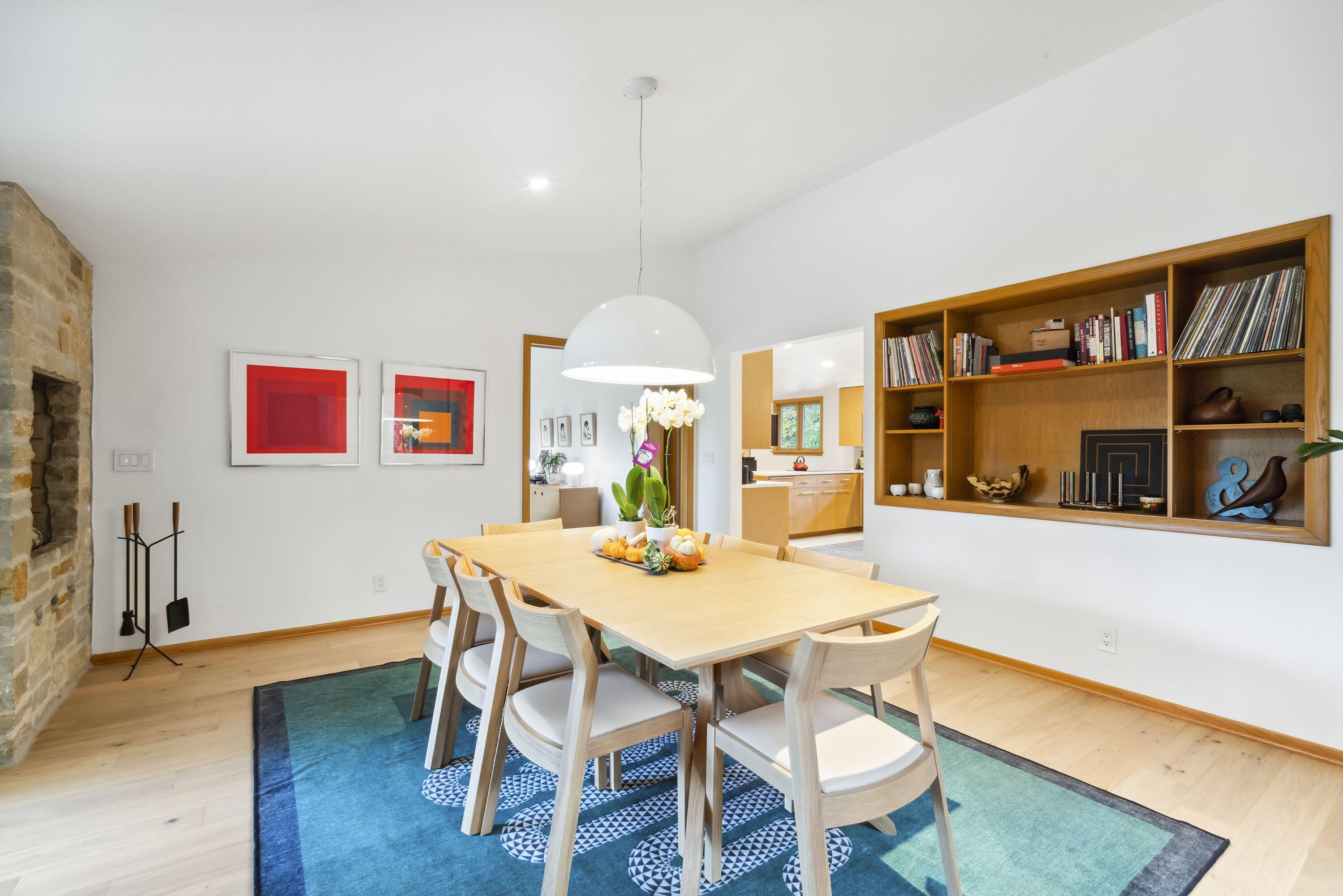 118 W Bergen Dr, Fox Point