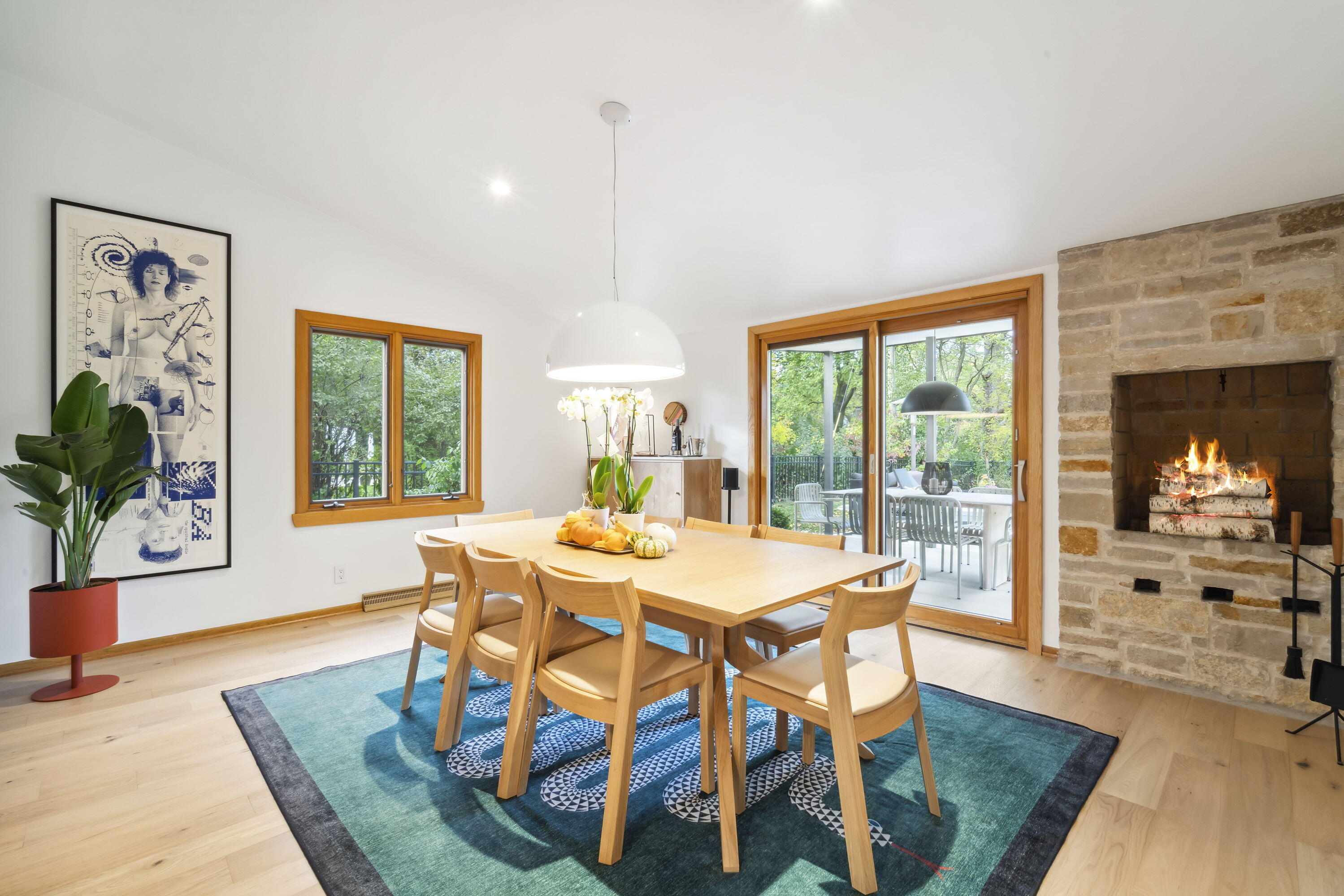 118 W Bergen Dr, Fox Point