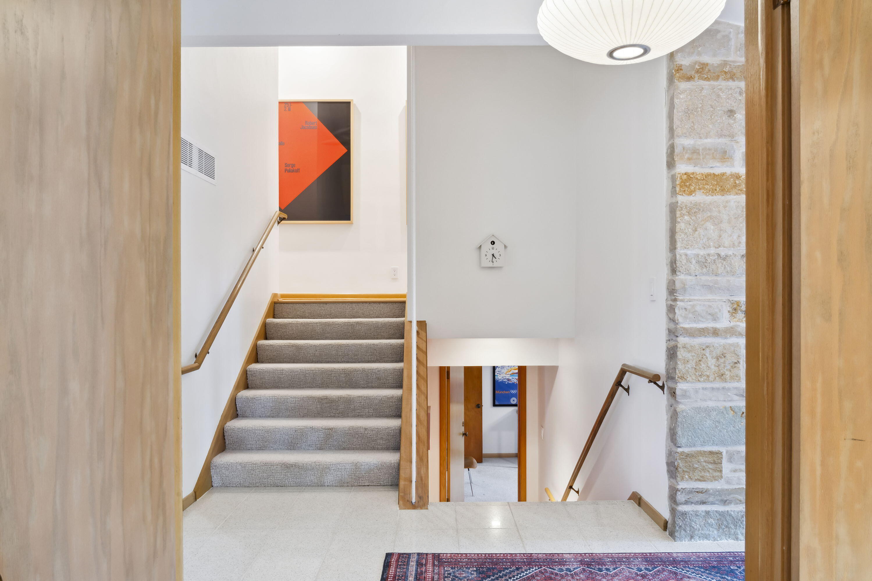 118 W Bergen Dr, Fox Point