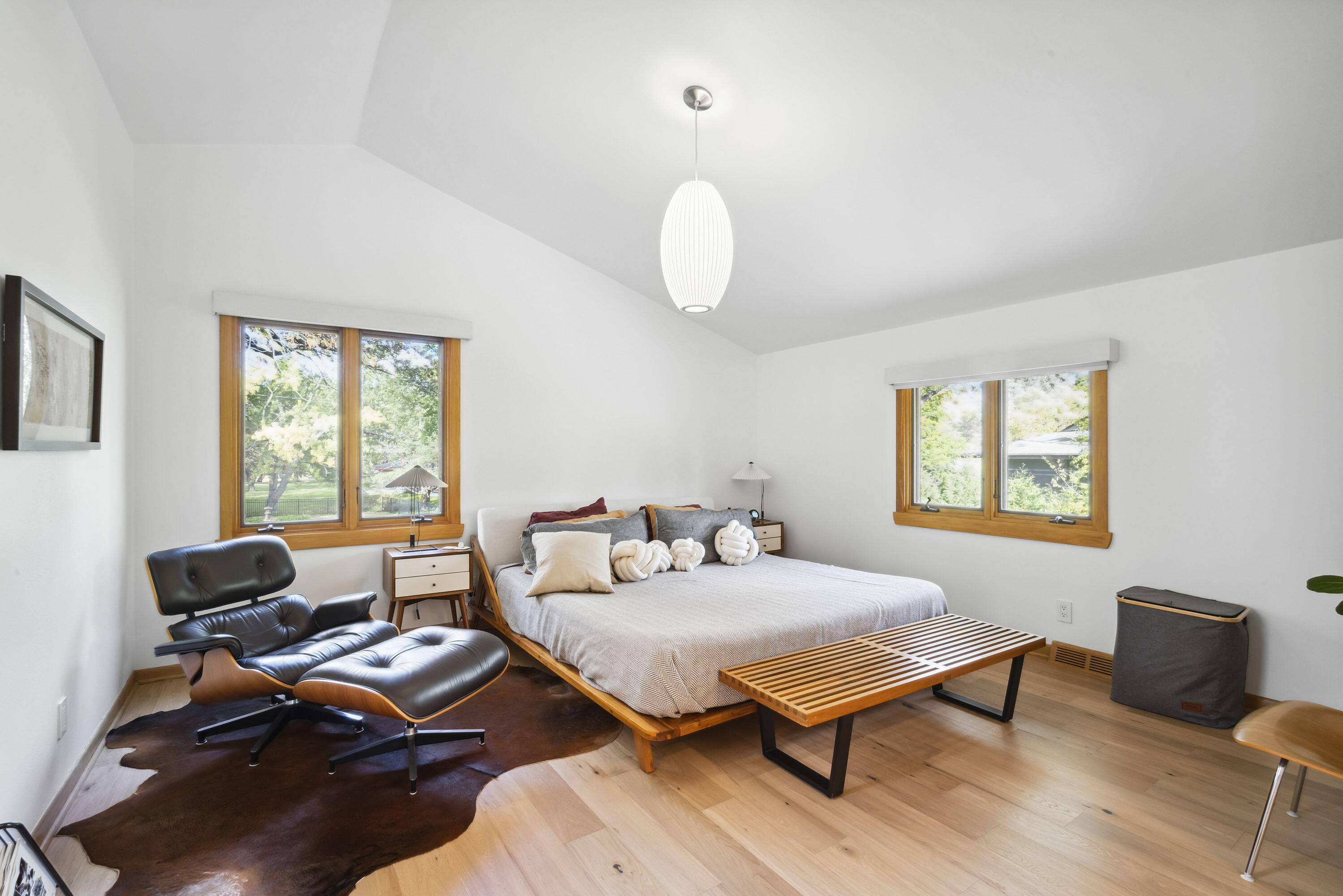 118 W Bergen Dr, Fox Point