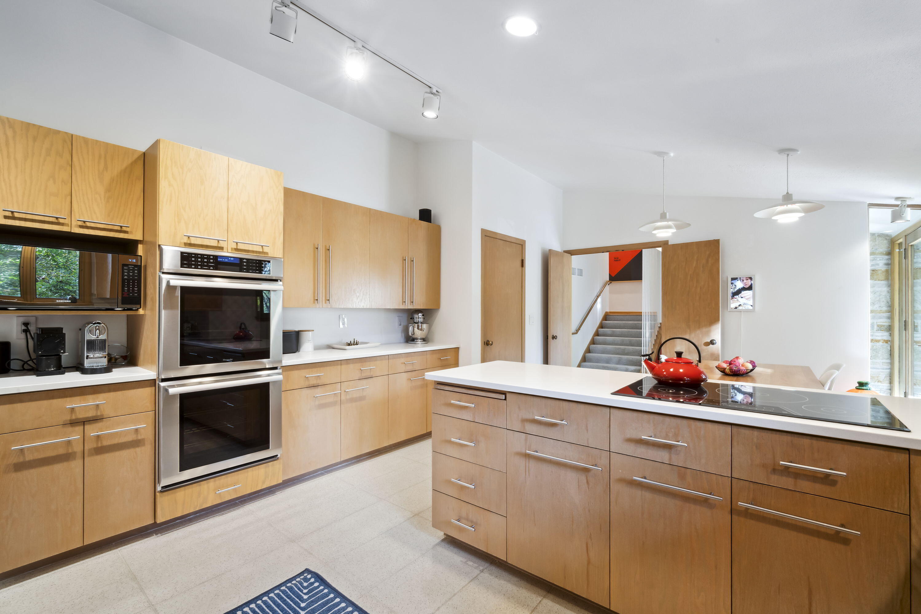 118 W Bergen Dr, Fox Point