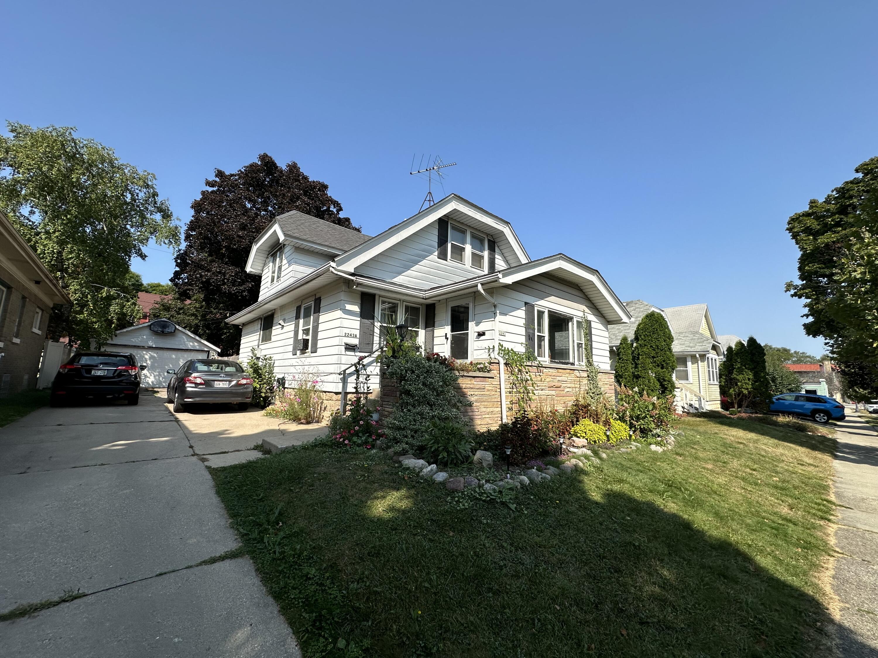 2243 N 72nd St, 2243A, Wauwatosa
