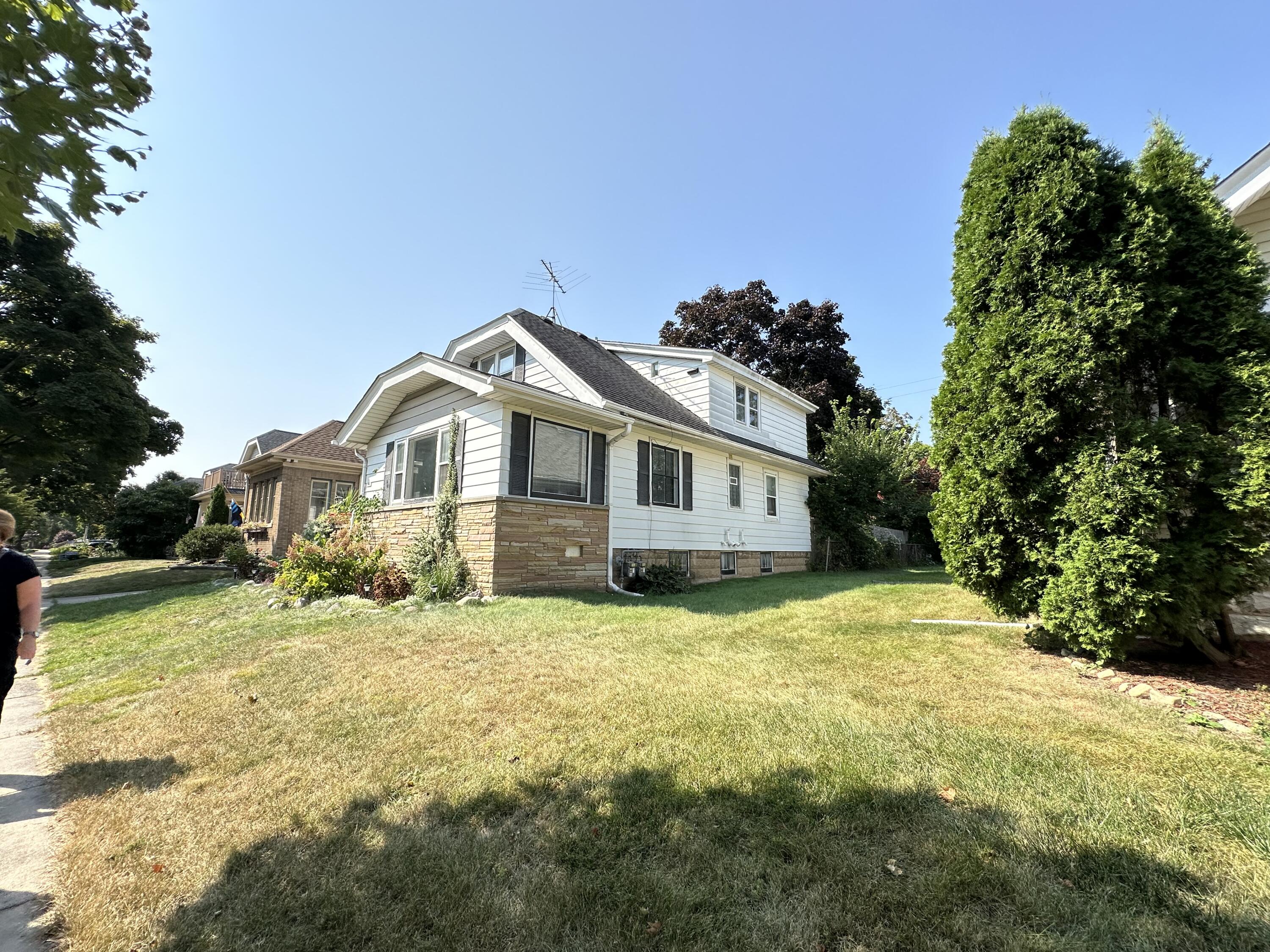2243 N 72nd St, 2243A, Wauwatosa