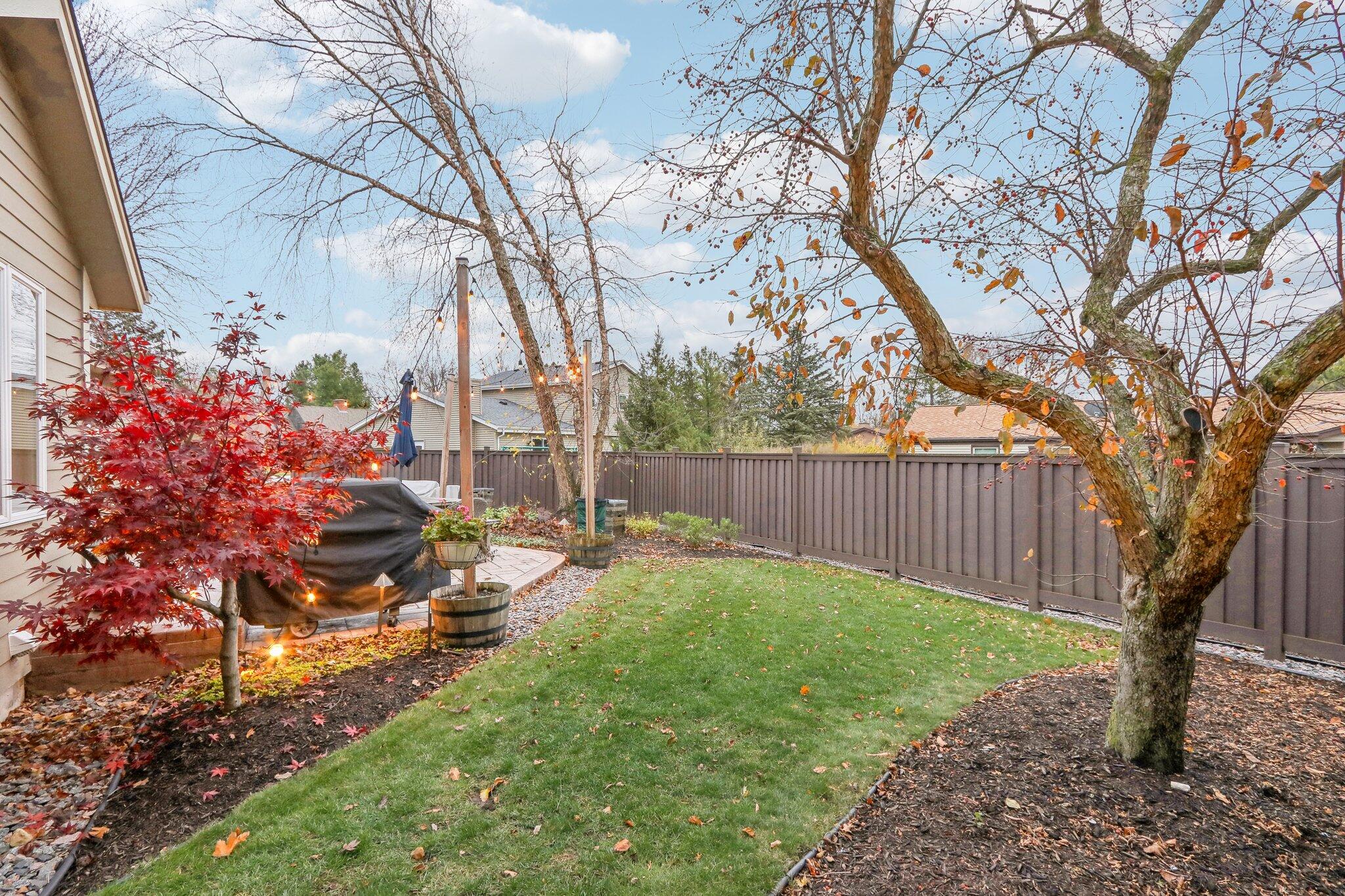 251 Hillside Dr, Oconomowoc