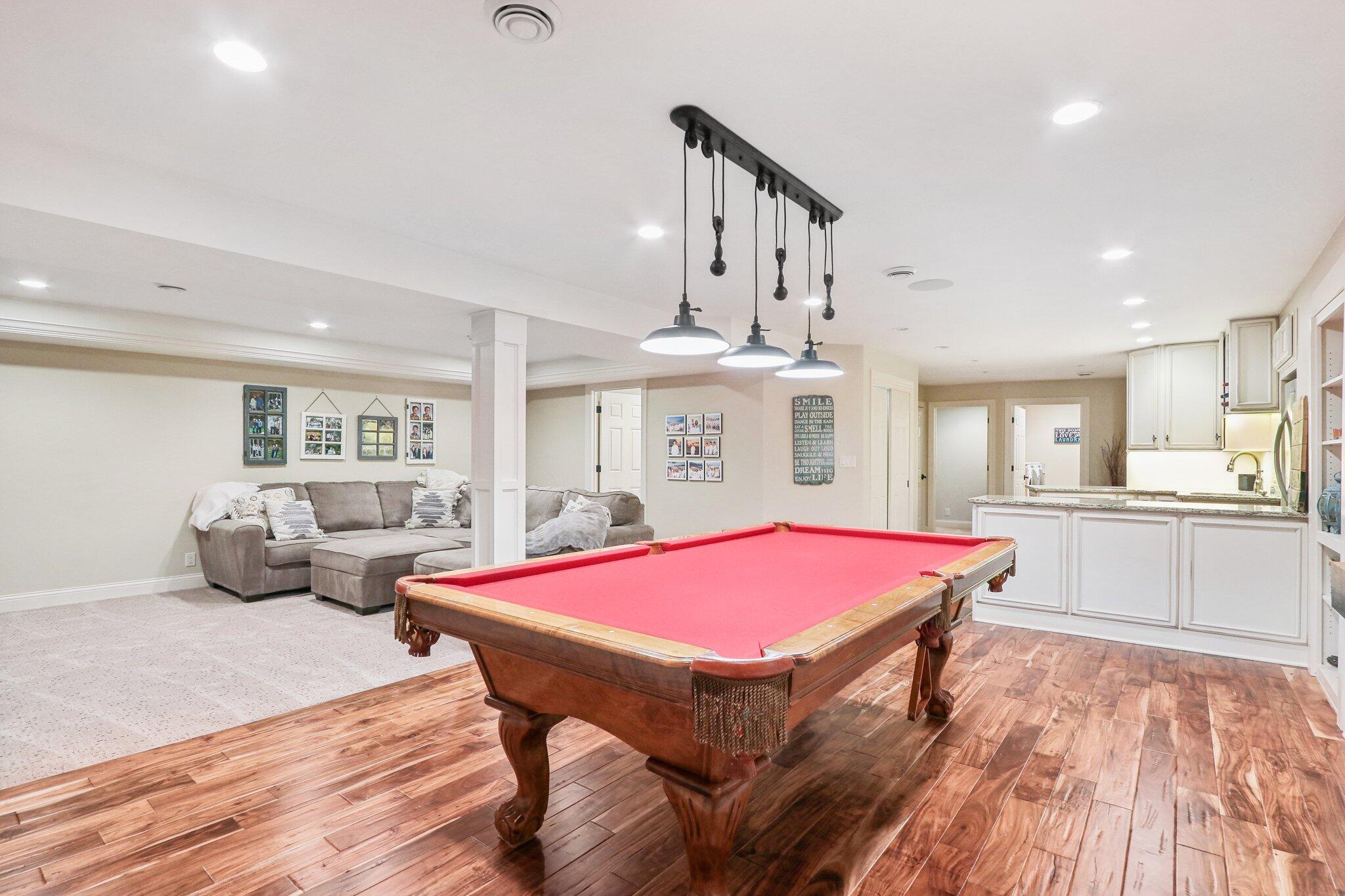 251 Hillside Dr, Oconomowoc