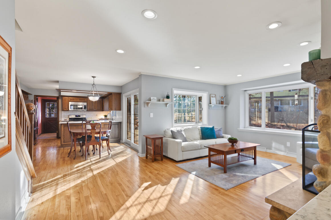2465 Tilton Ln, Brookfield