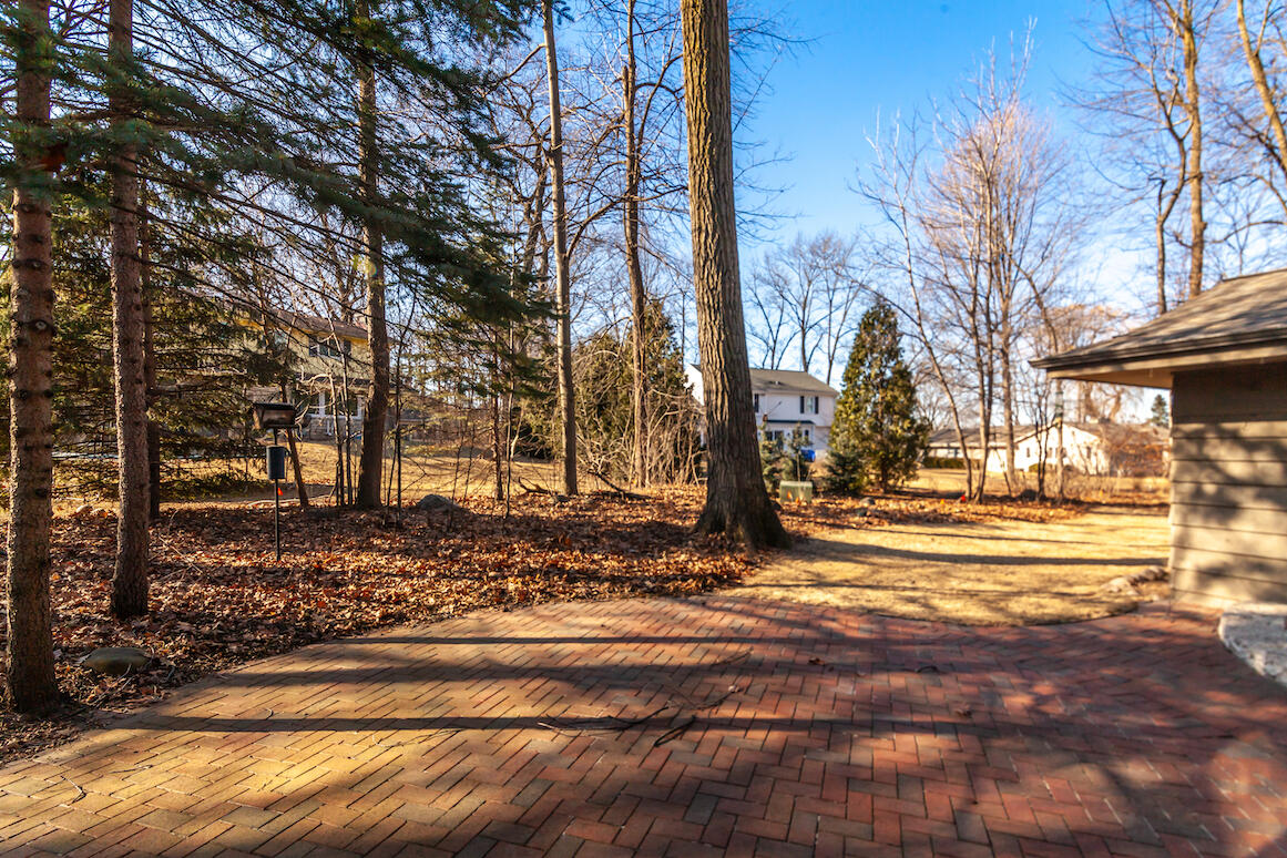 2465 Tilton Ln, Brookfield